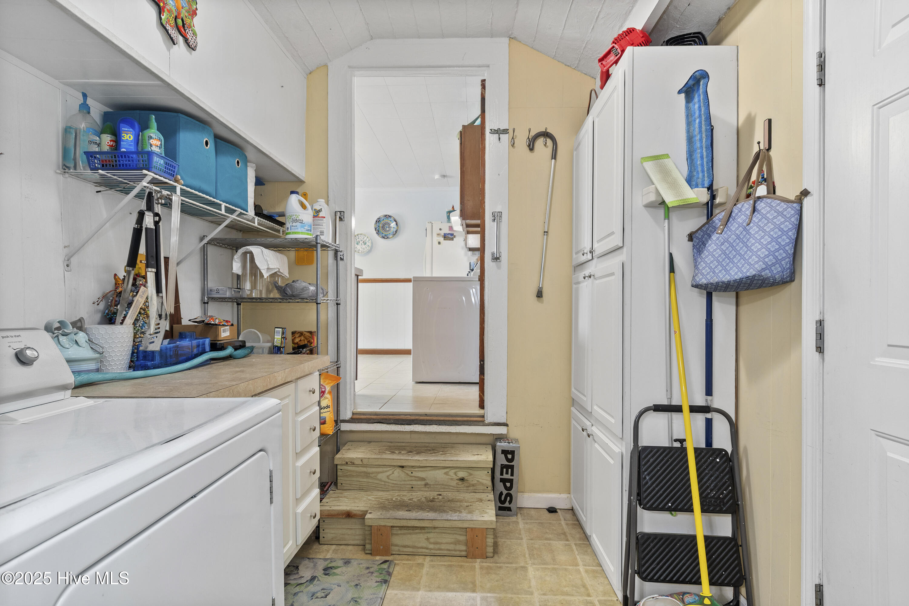 109 Sunshine Court Property Photo 28