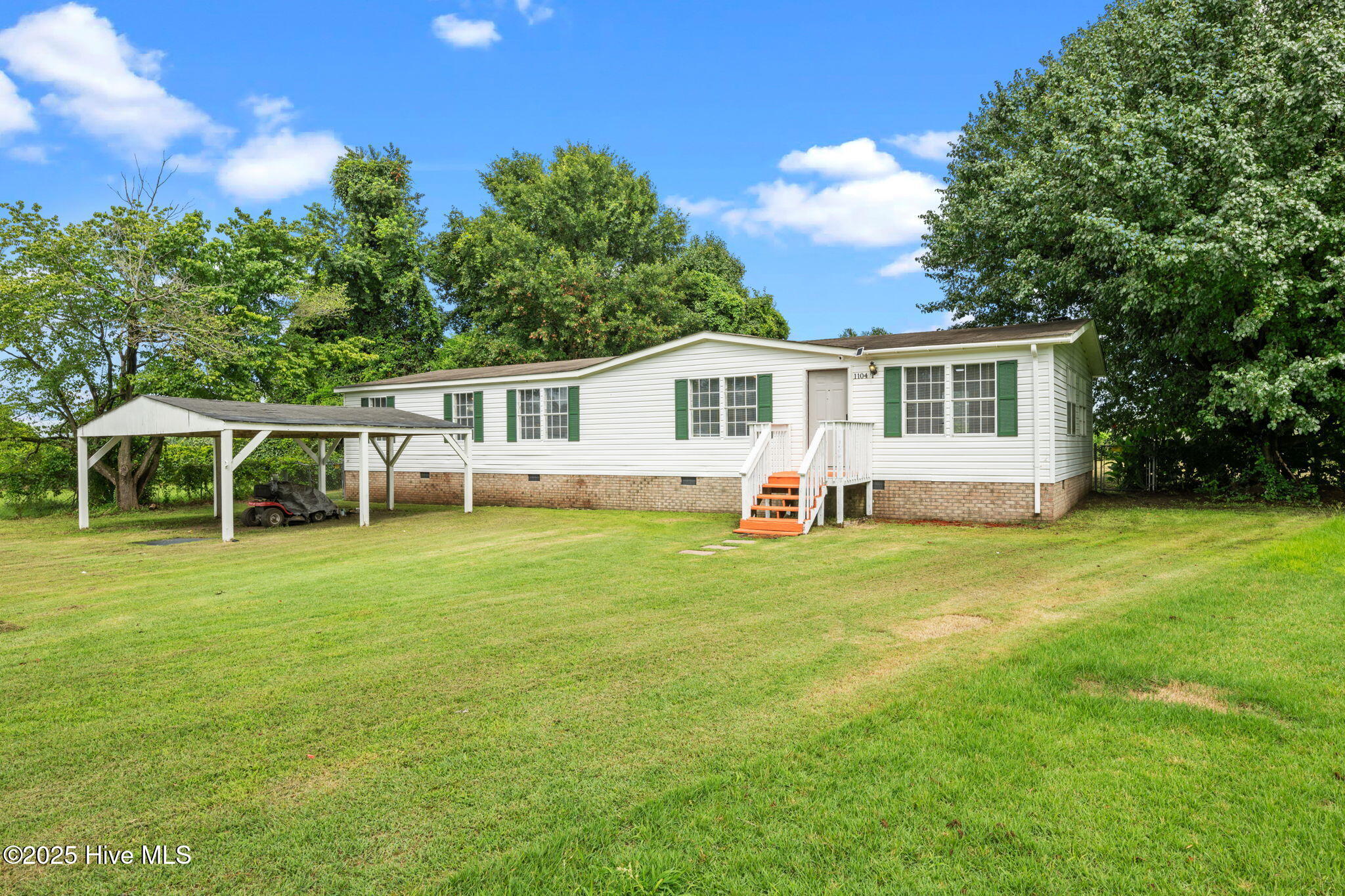 1104 Midway Drive Property Photo 1
