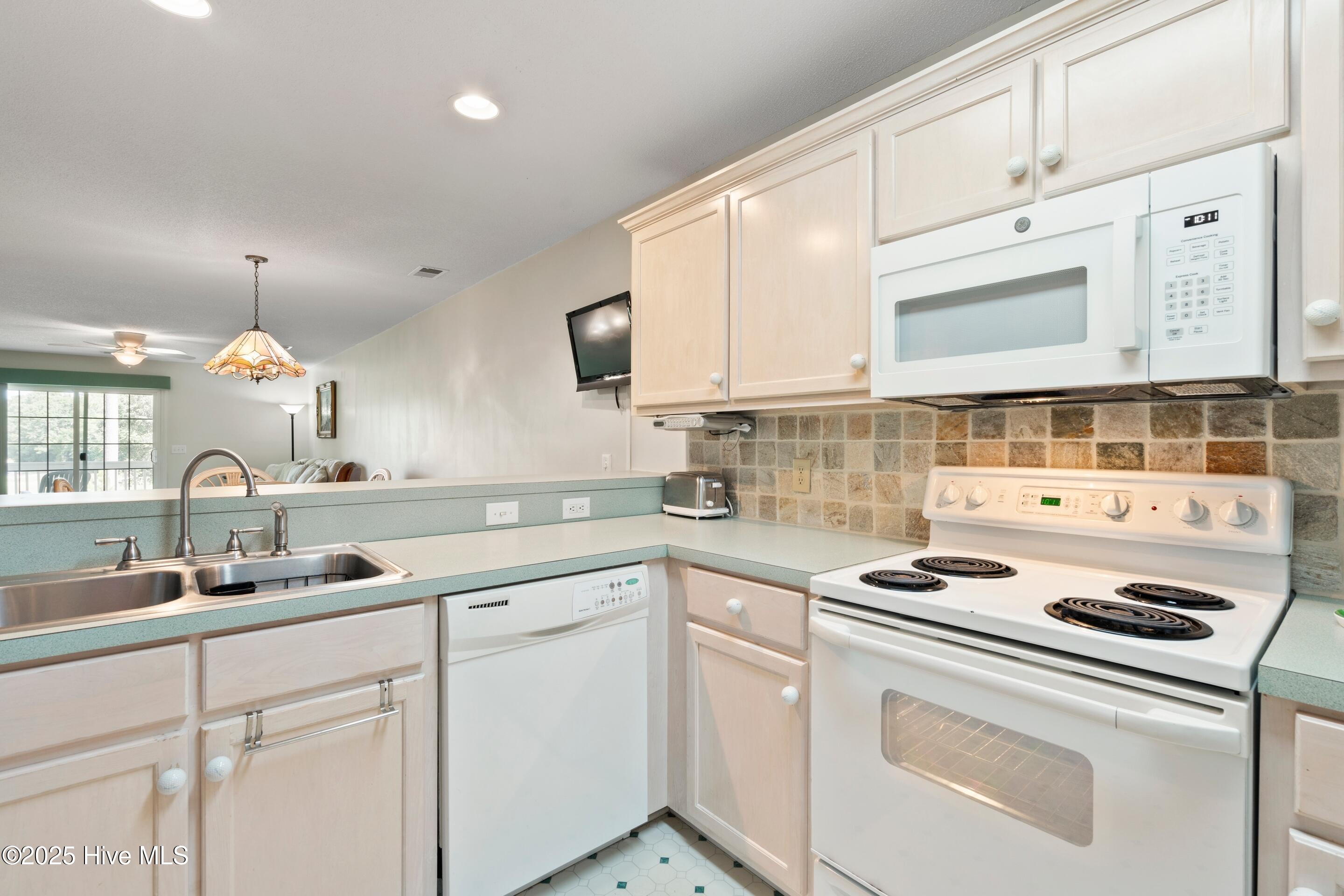 1620 Goley Hewett Road 1406 Property Photo 6