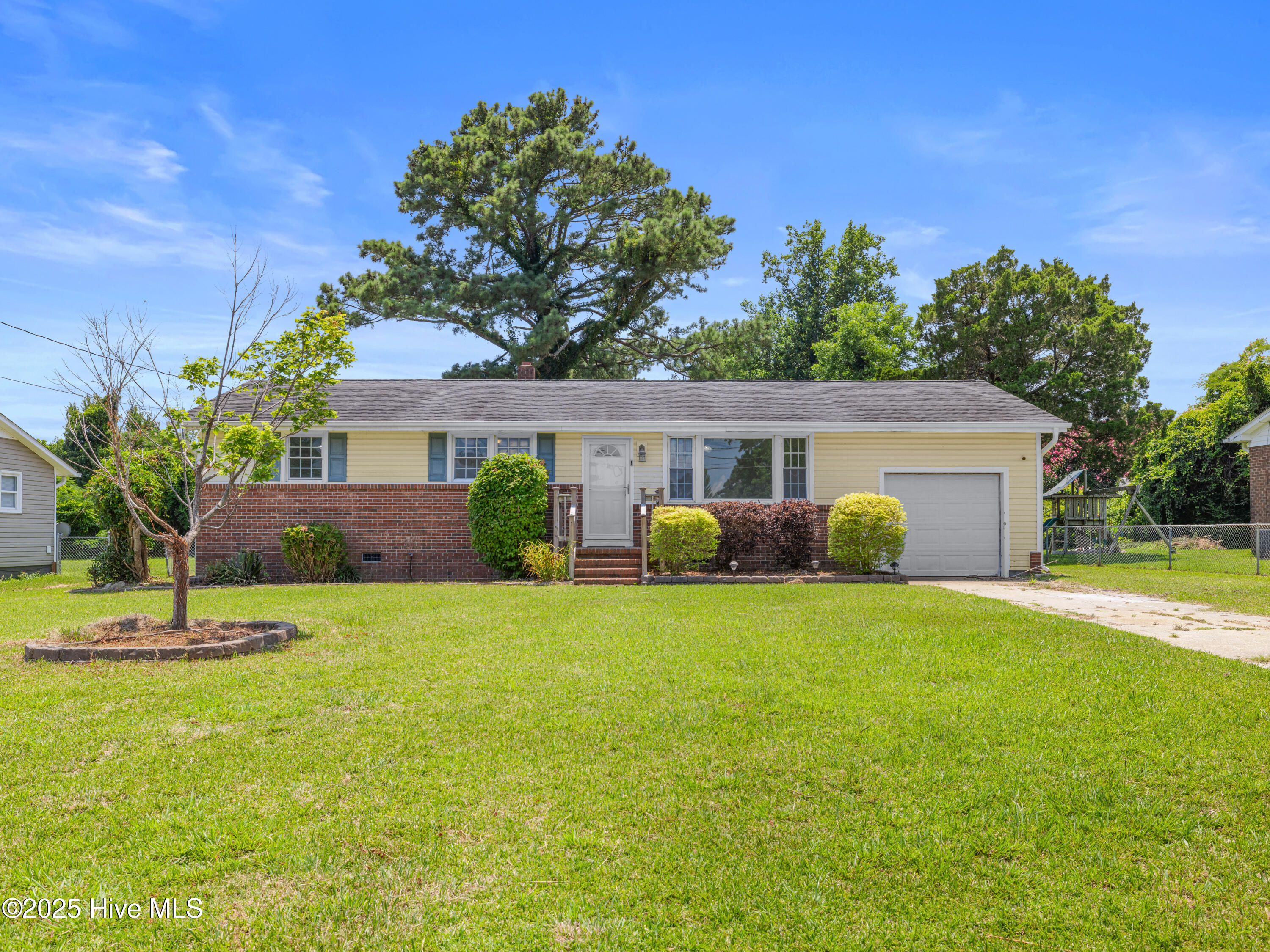 107 Tower Drive Property Photo 1
