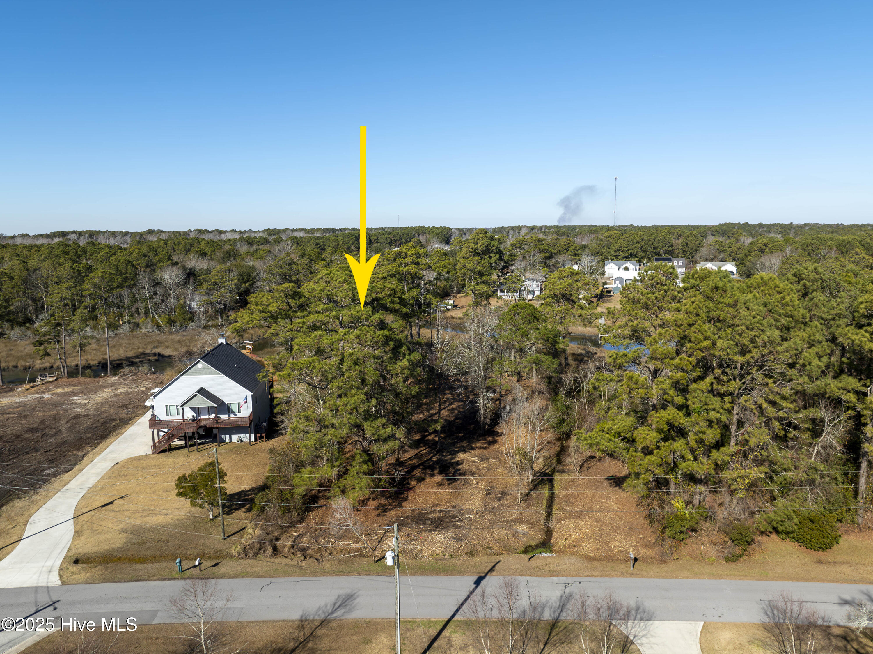327 Chadwick Shores Drive Property Photo 1