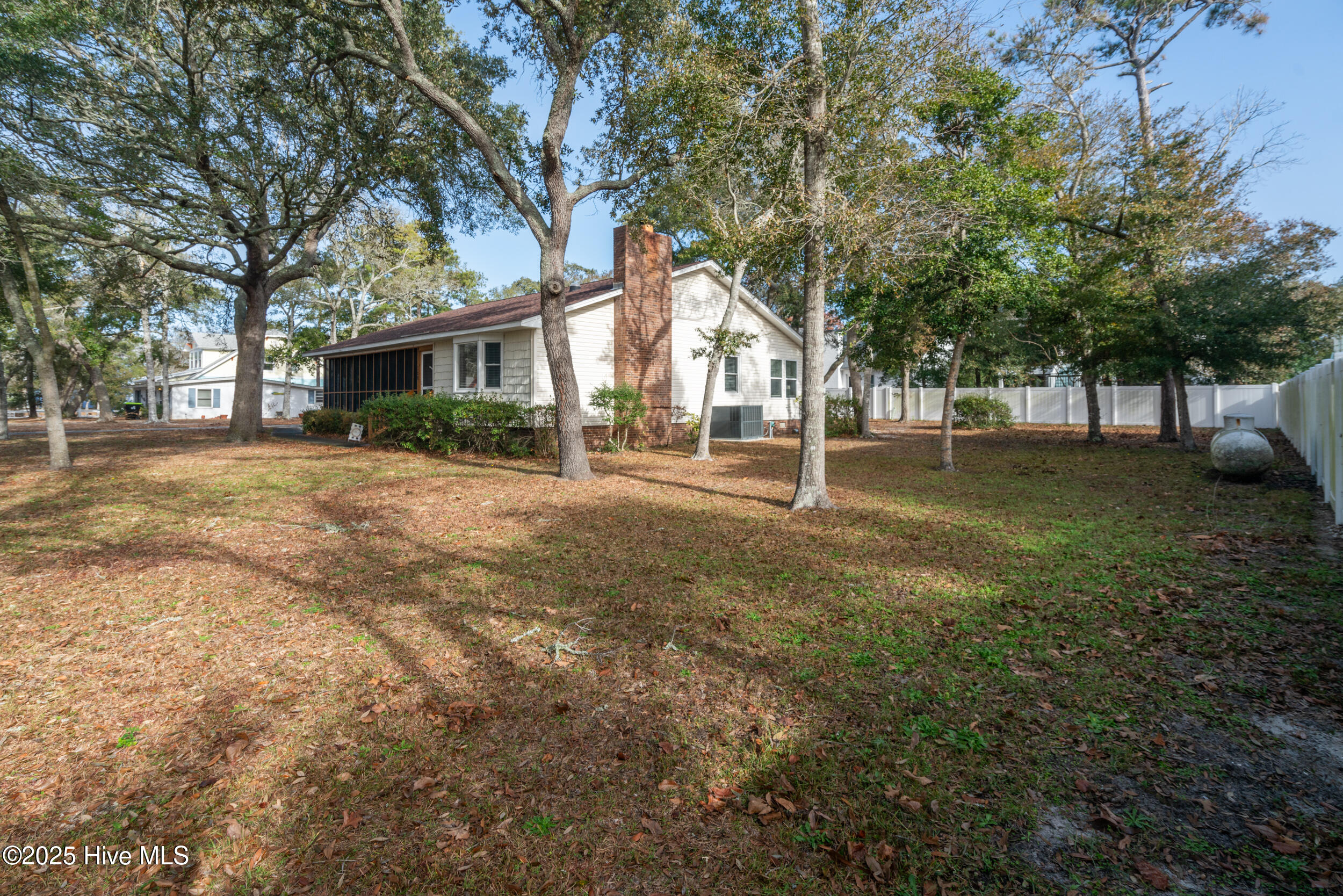 108 Ne 41st Street Property Photo 2