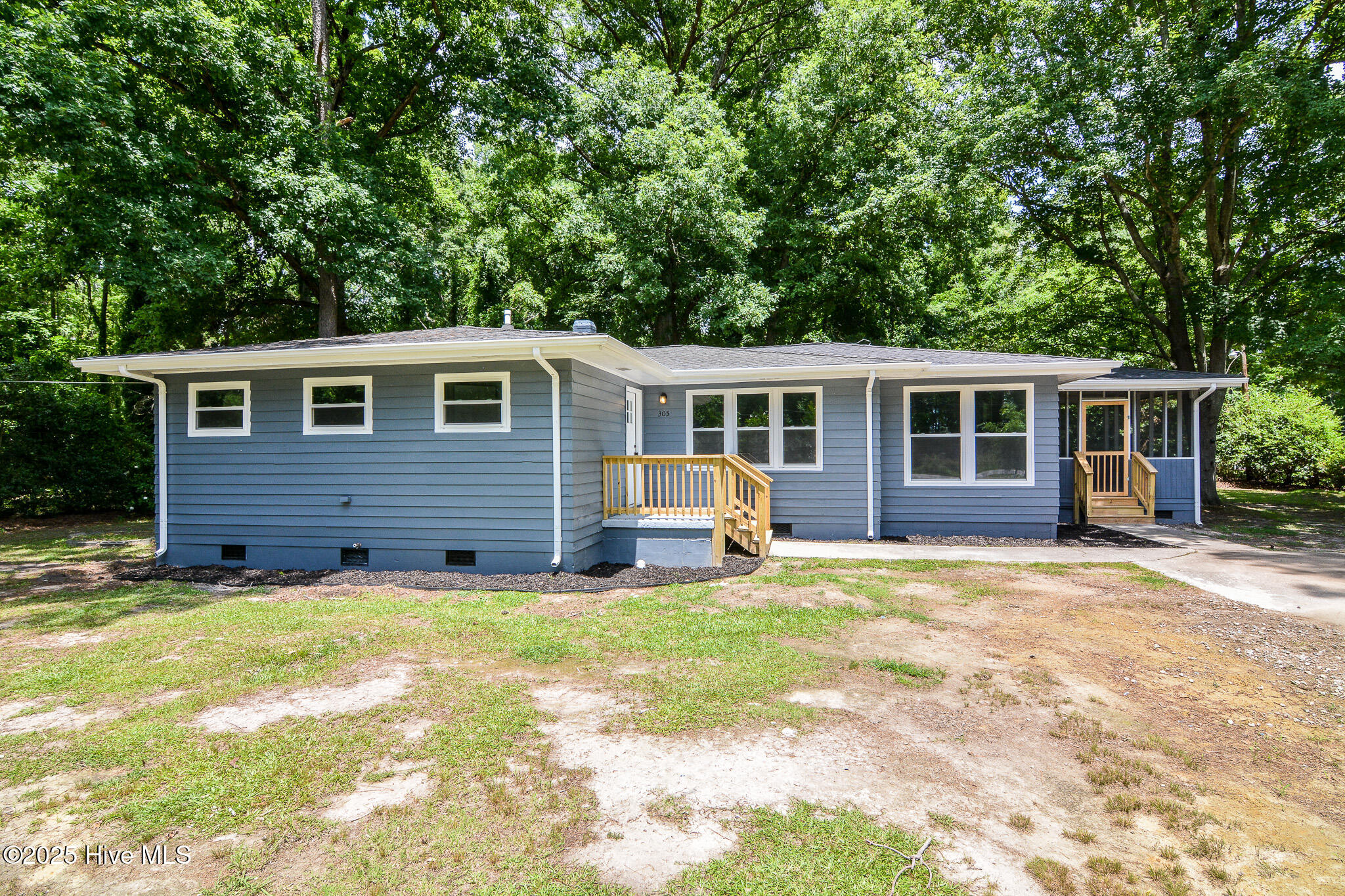 305 Bell Street Property Photo 1