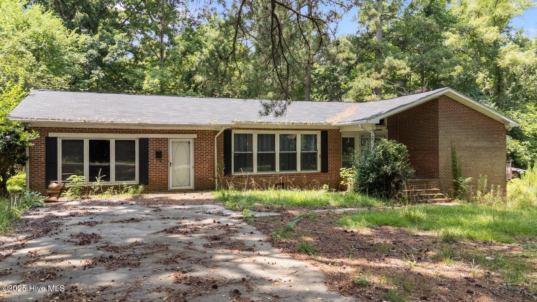 916 Corbitt Drive Property Photo 1