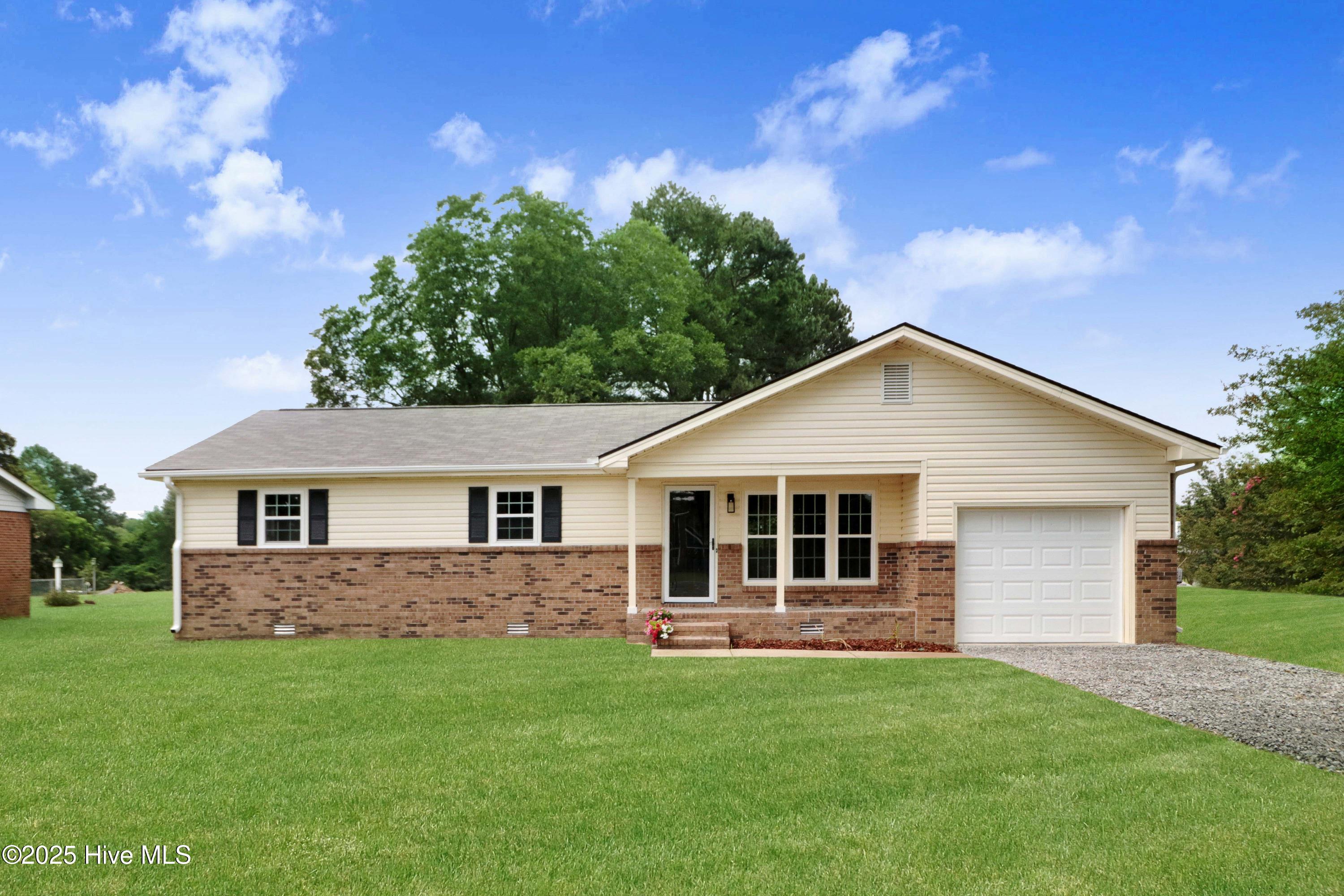 109 Kelly Court Property Photo 1
