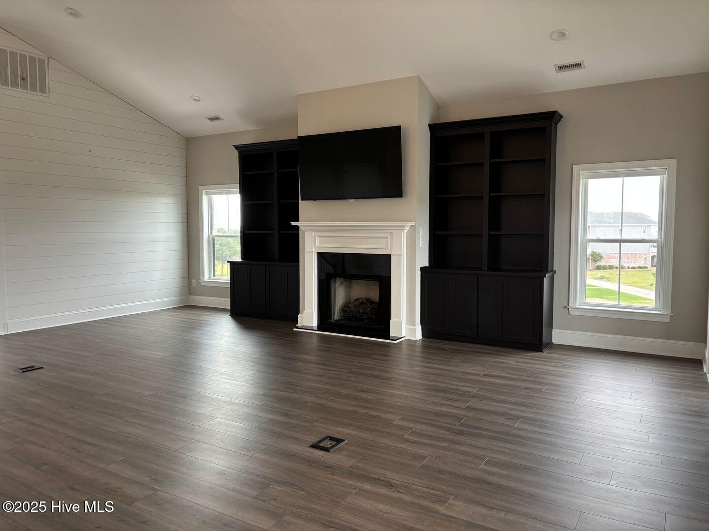 520 Cannonsgate Drive Property Photo 1