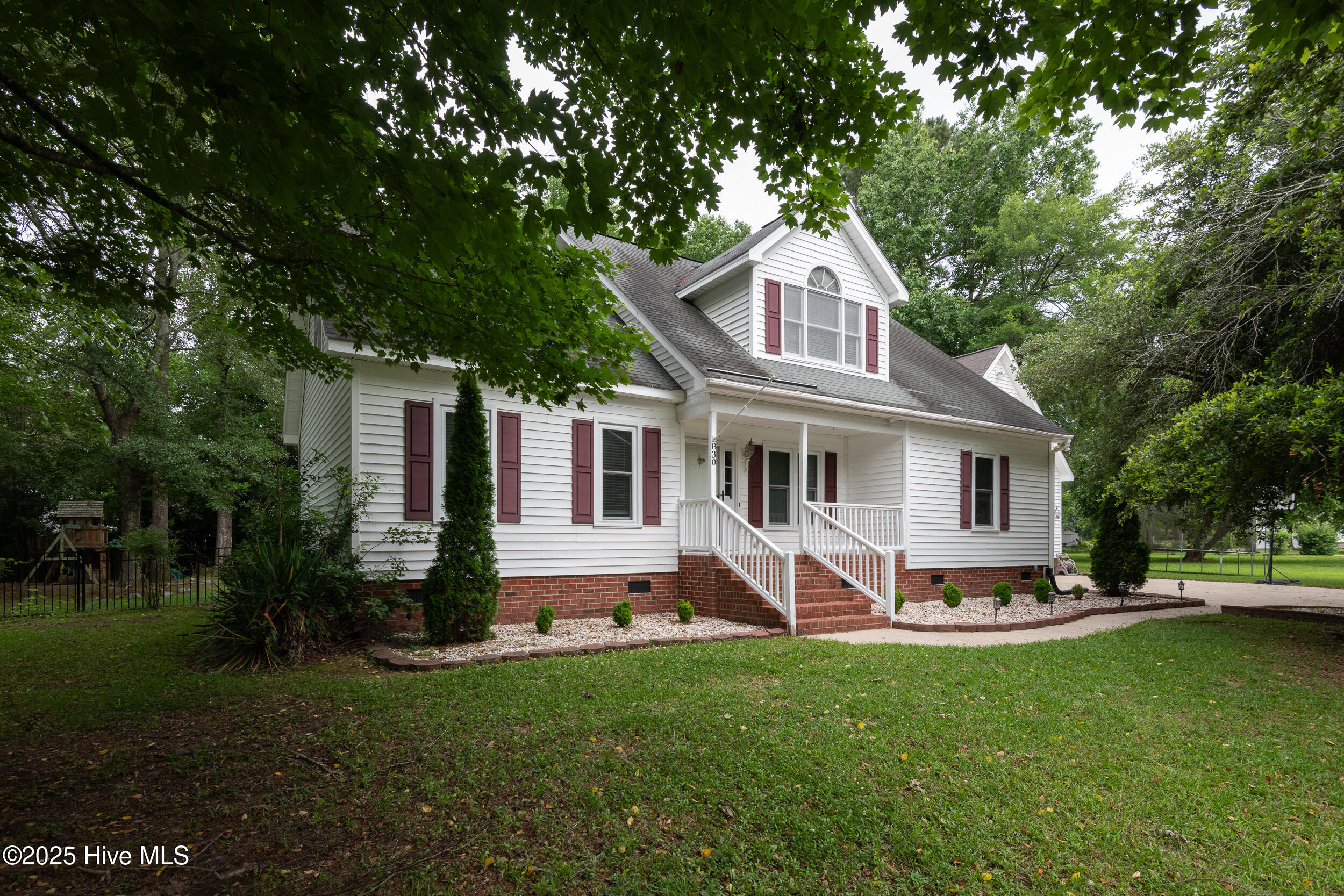 830 Driftwood Drive Property Photo 1