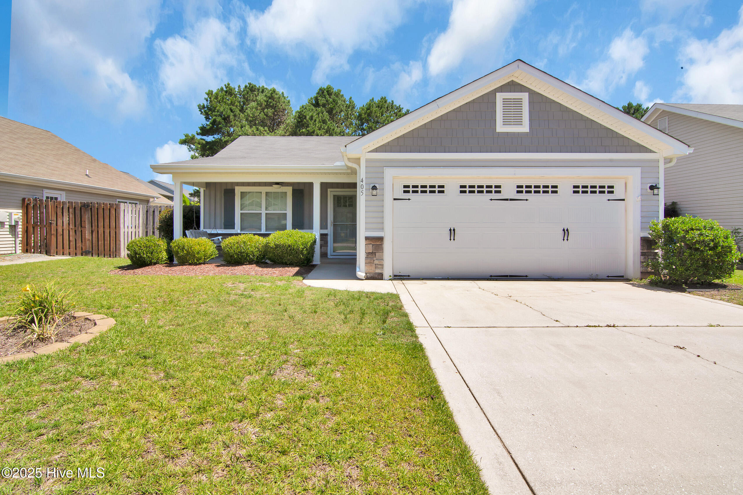 405 Salvo Court Property Photo 1
