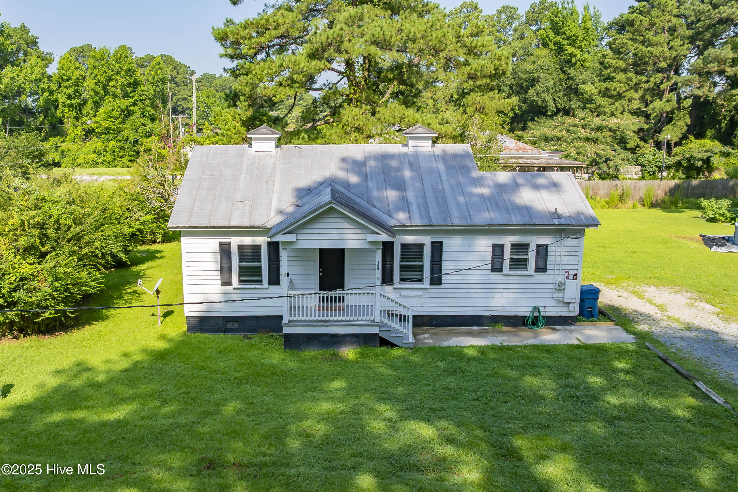108 S Third Street Property Photo 1