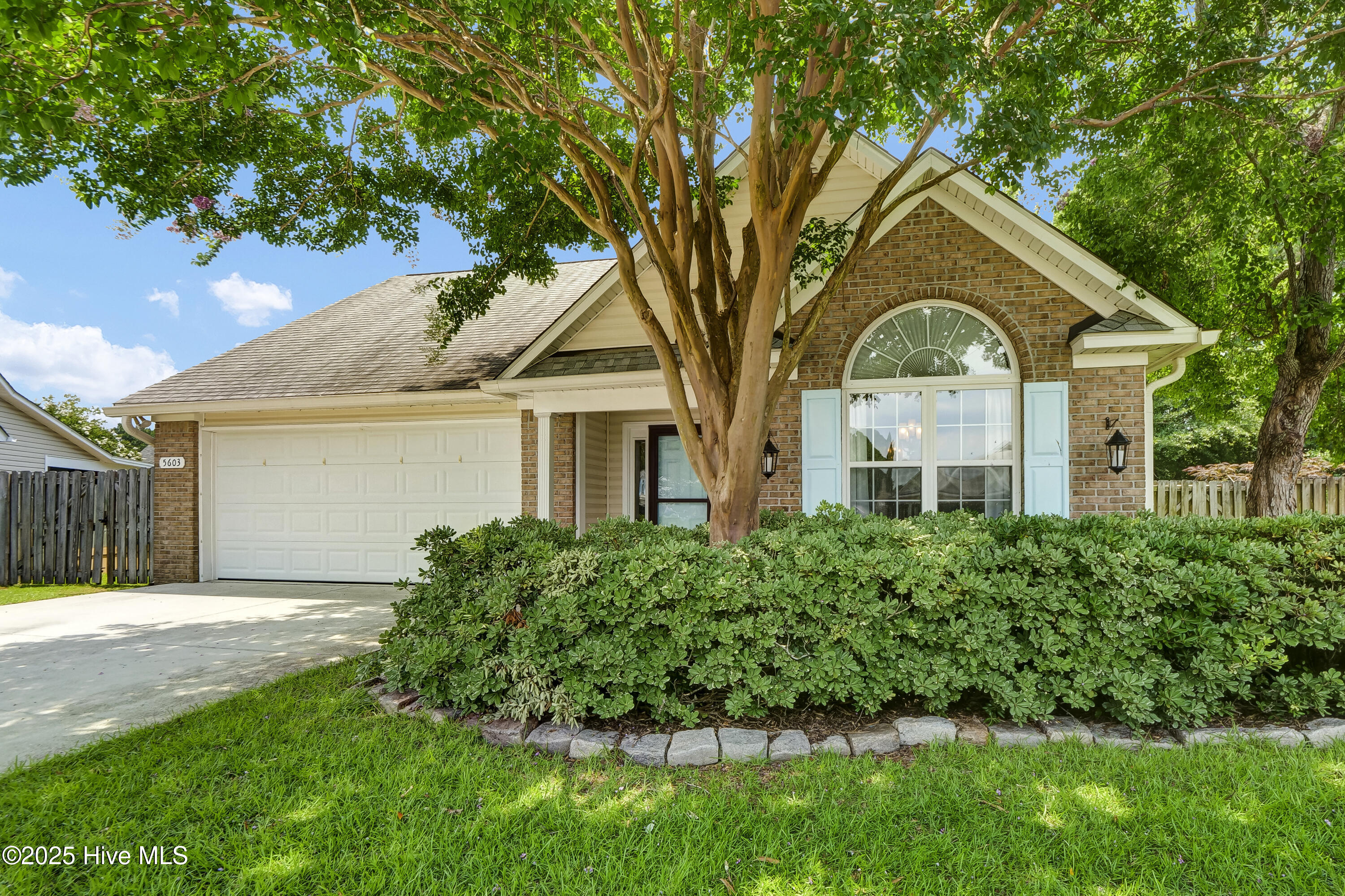 5603 S El Carol Court Property Photo 1