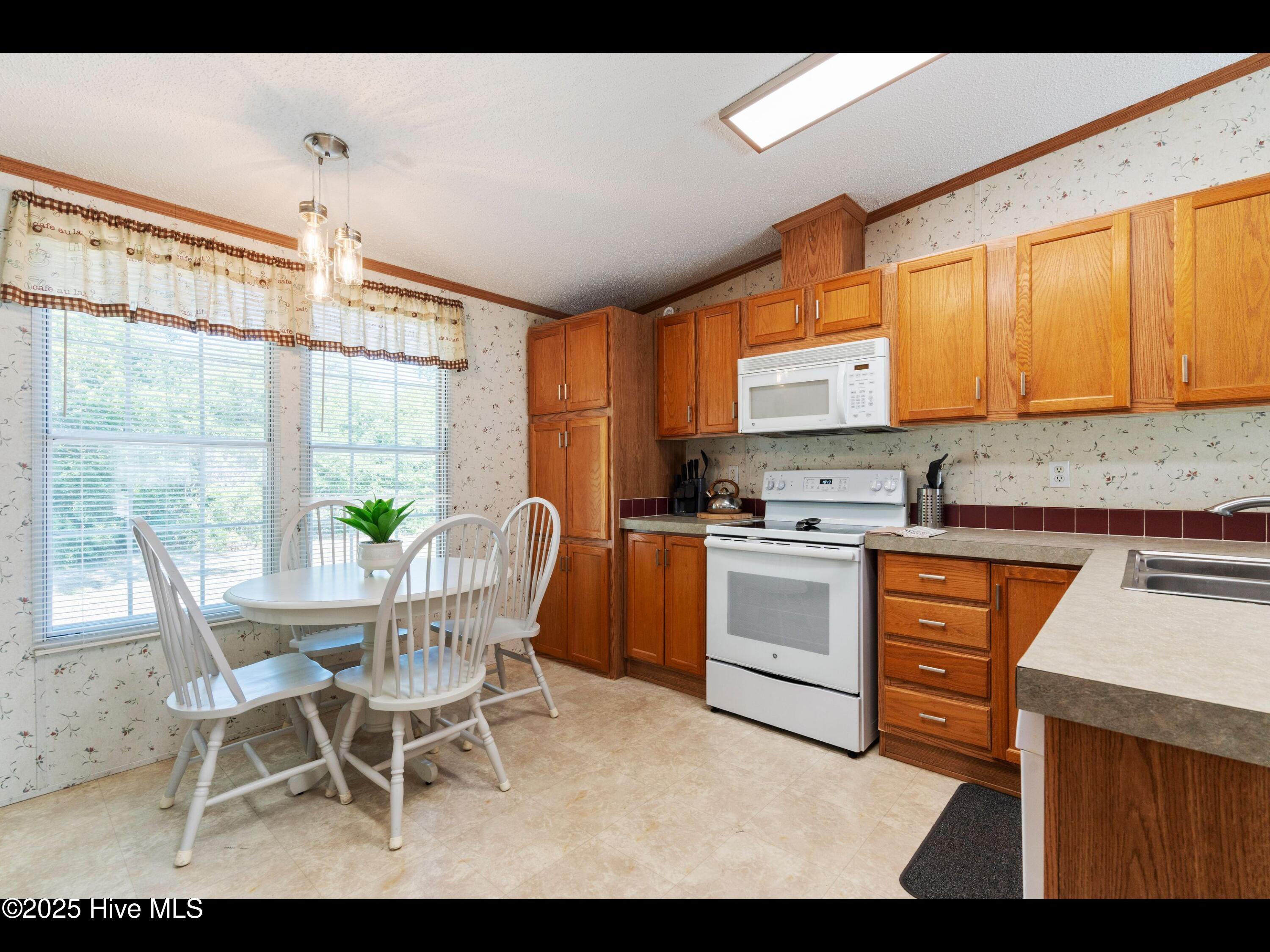 6883 Eastbrook Avenue Property Photo 15
