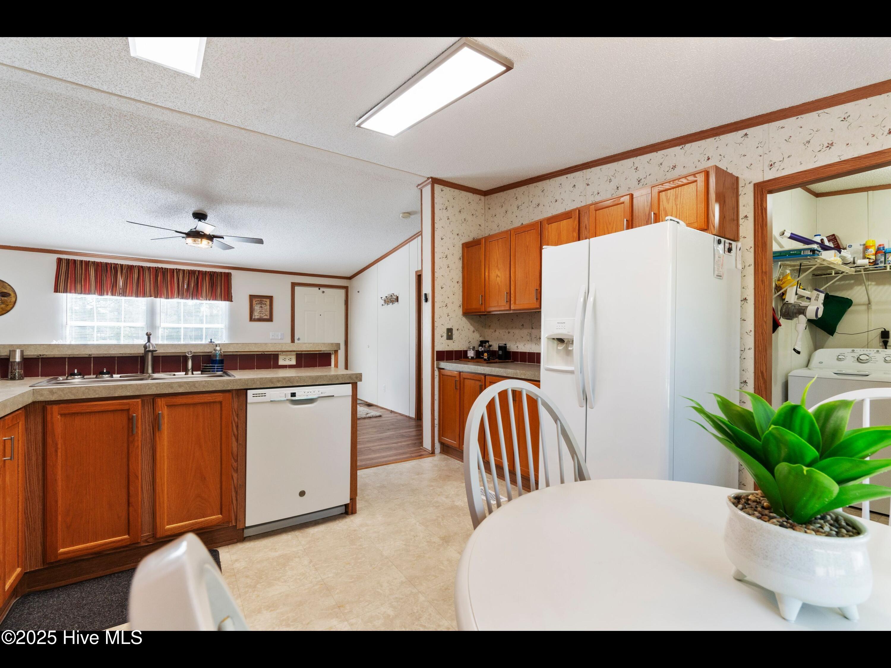 6883 Eastbrook Avenue Property Photo 16