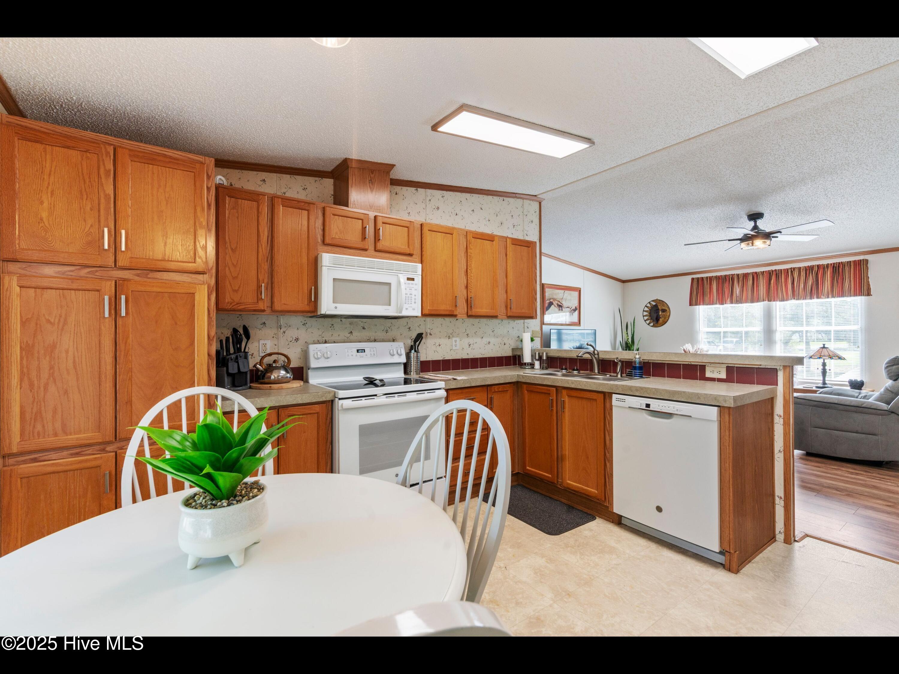 6883 Eastbrook Avenue Property Photo 17
