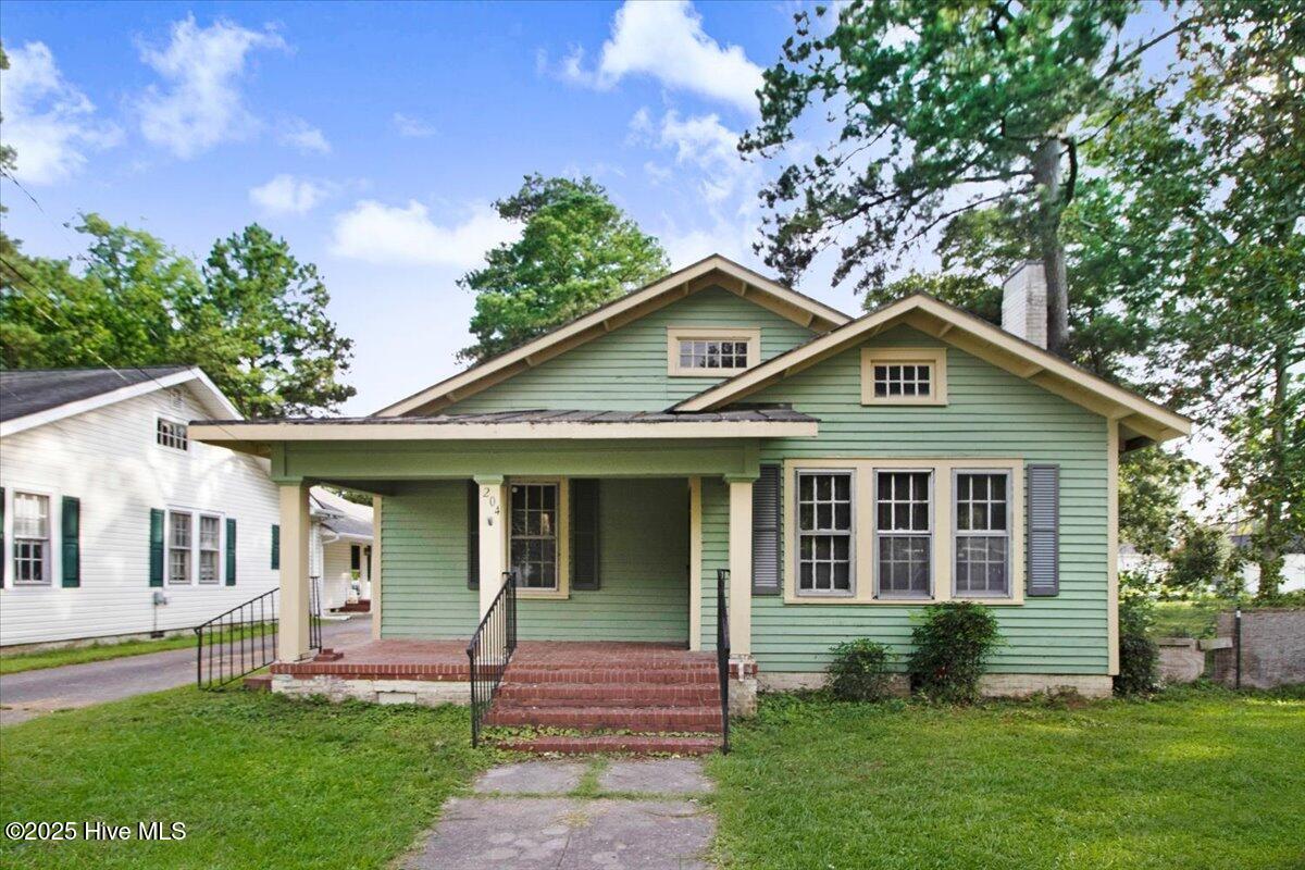 204 E Wayne Street Property Photo 1