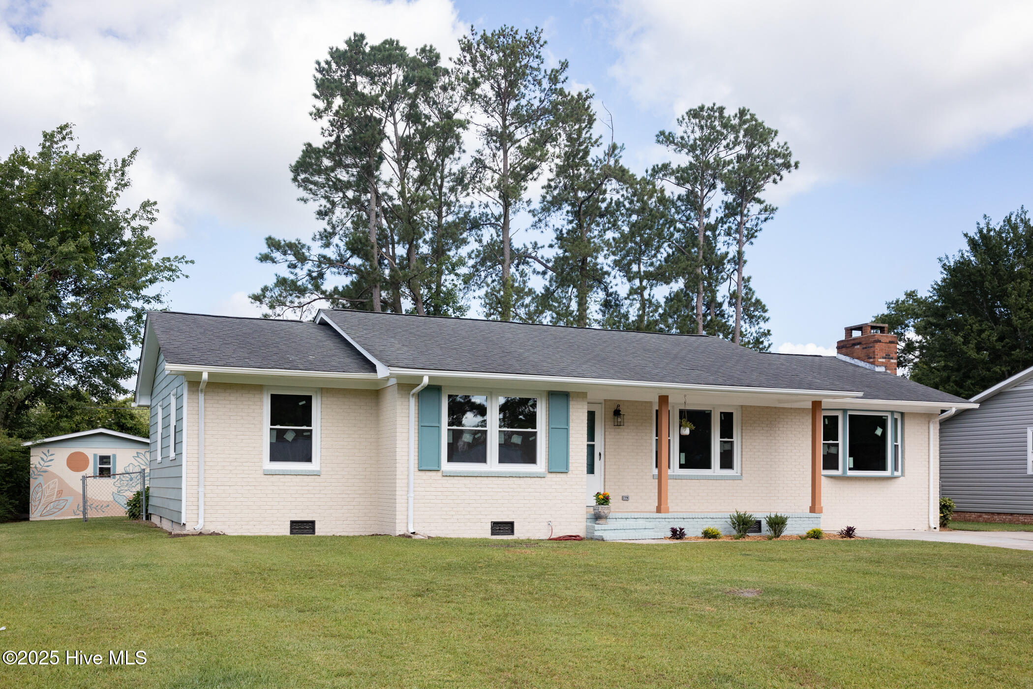 208 Forest View Drive Property Photo 1