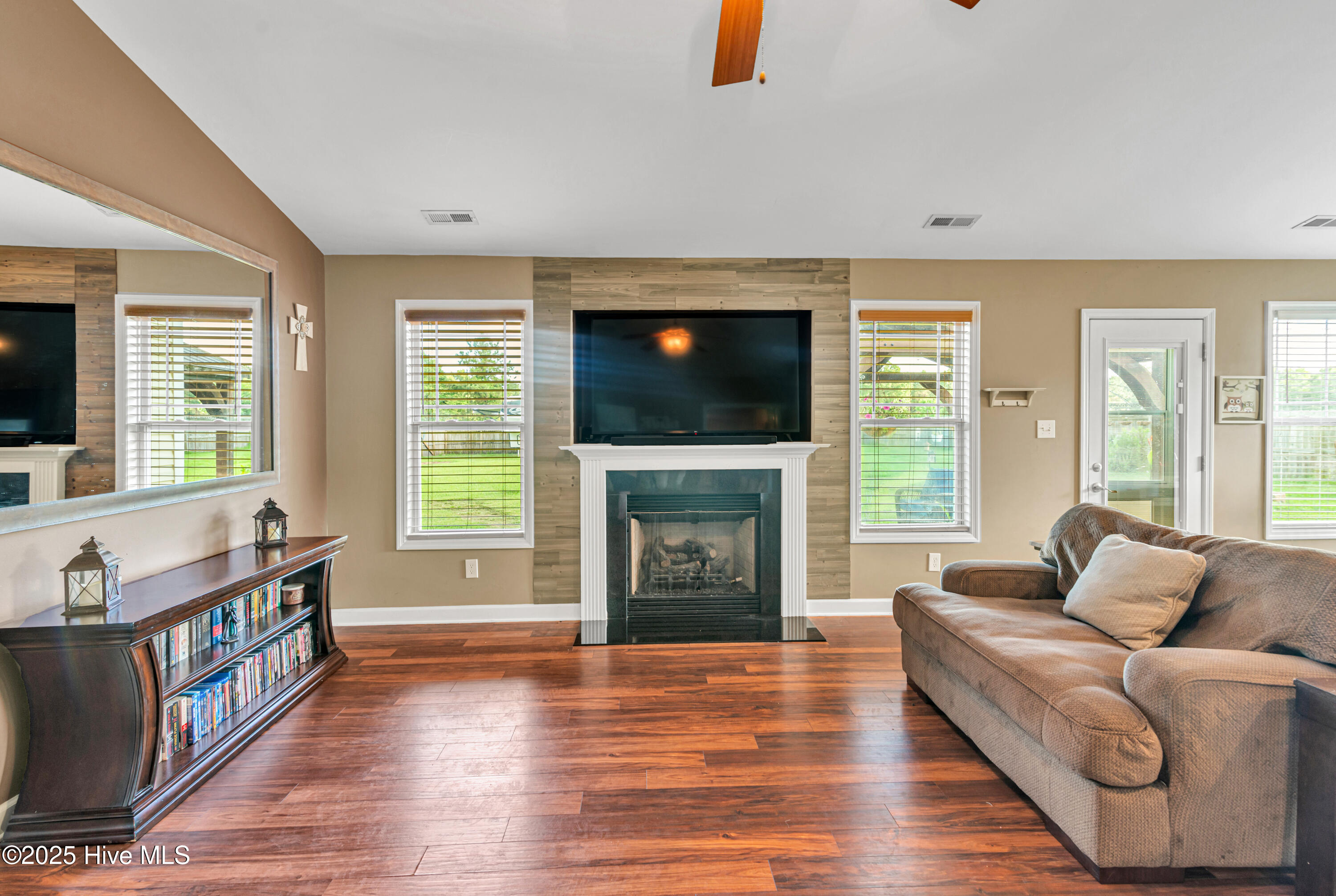 291 Richlands Loop Road Property Photo 9