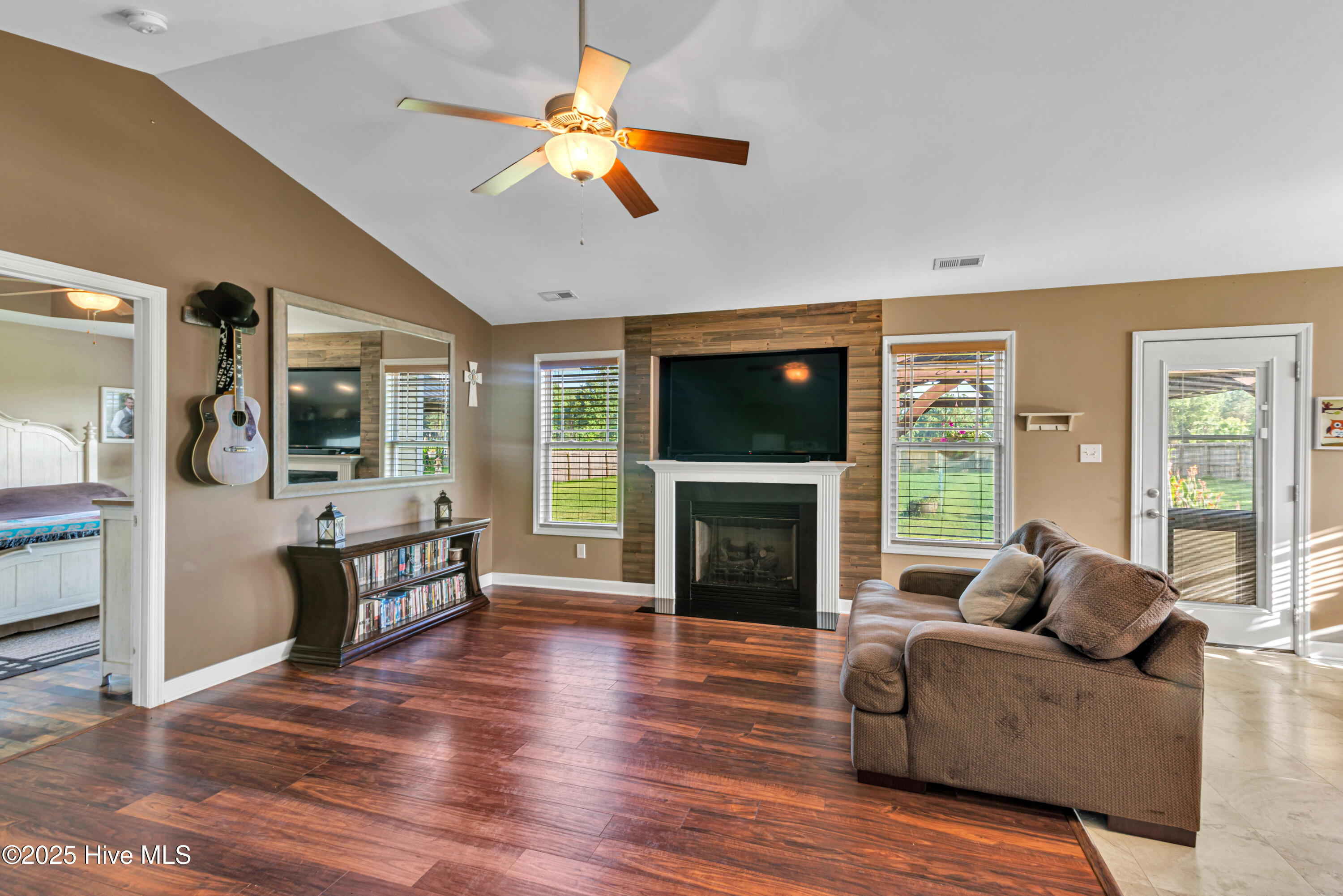 291 Richlands Loop Road Property Photo 11