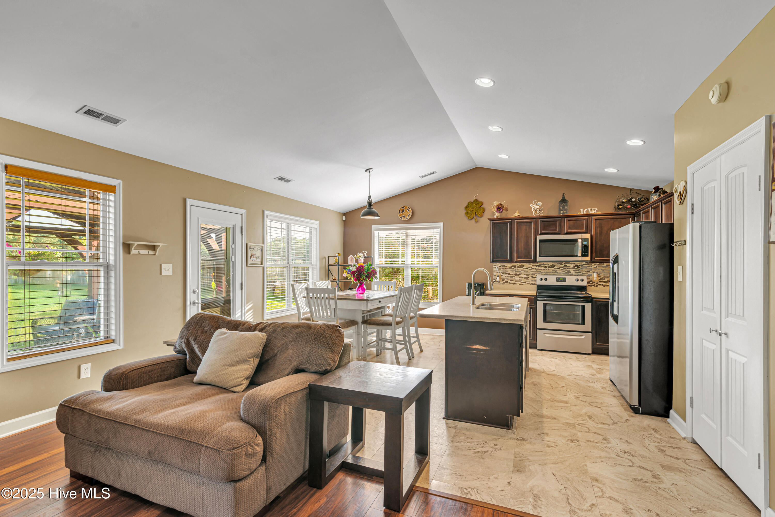 291 Richlands Loop Road Property Photo 14