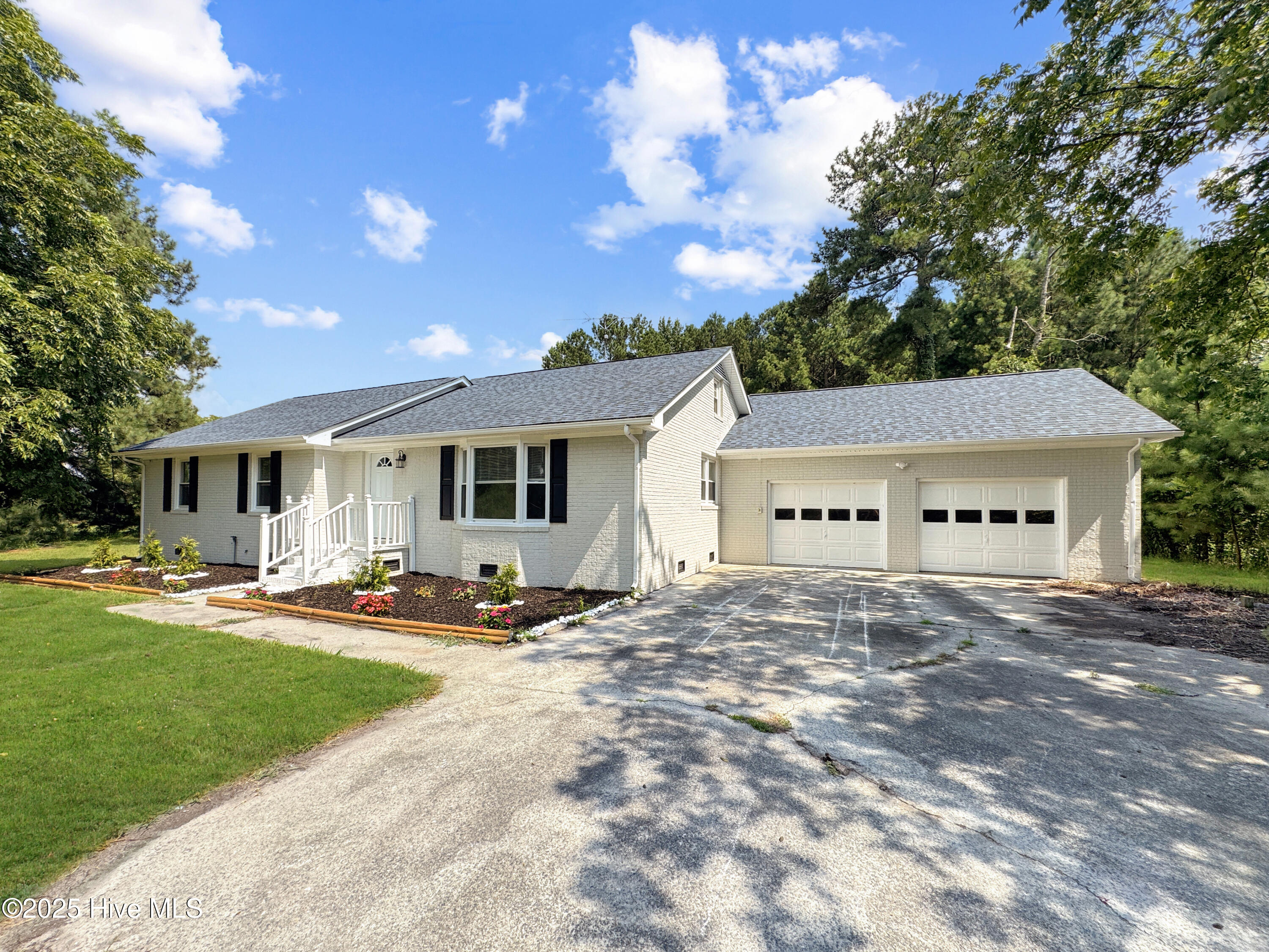 534 White Oak Road Property Photo 2