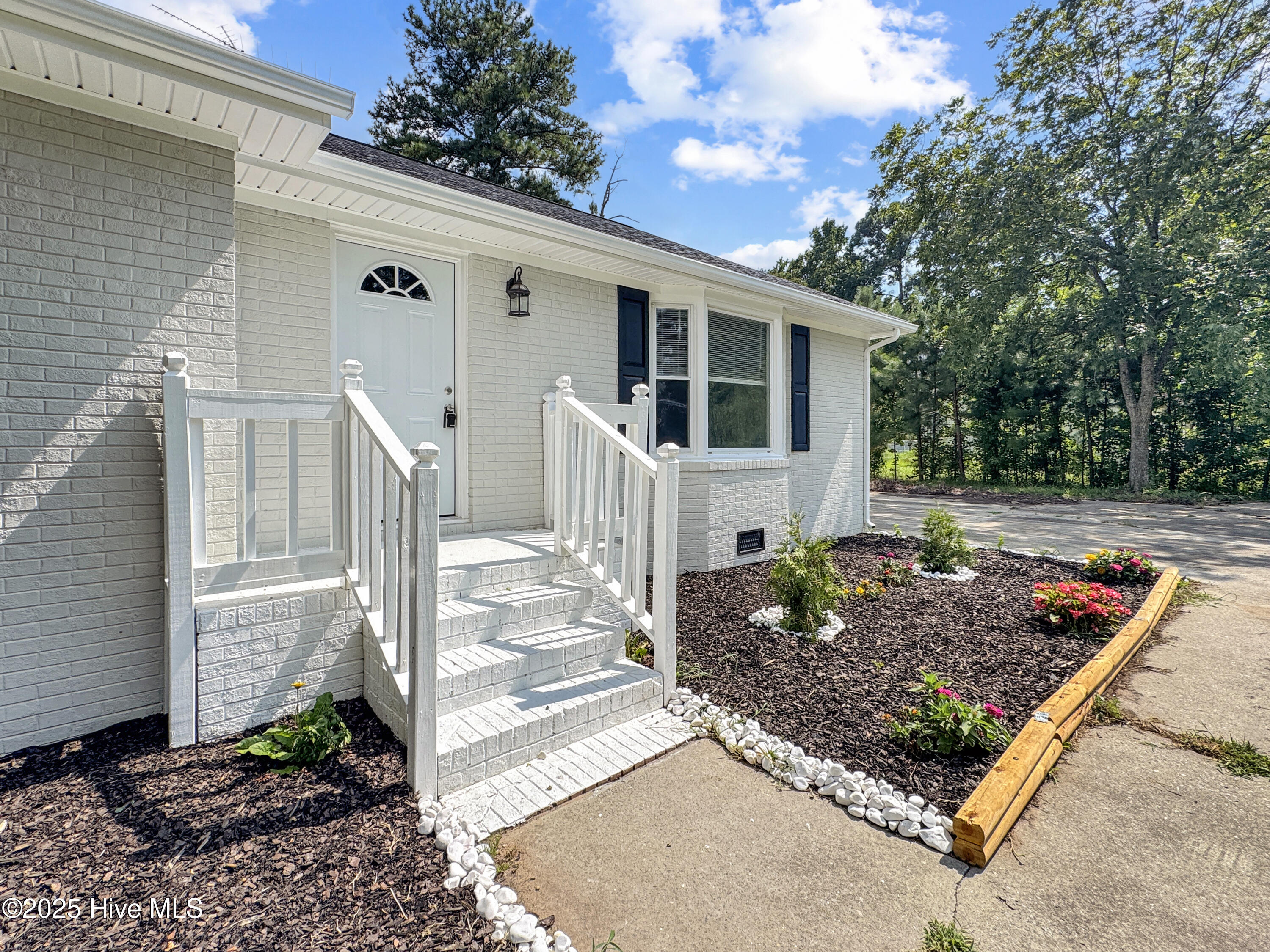 534 White Oak Road Property Photo 3