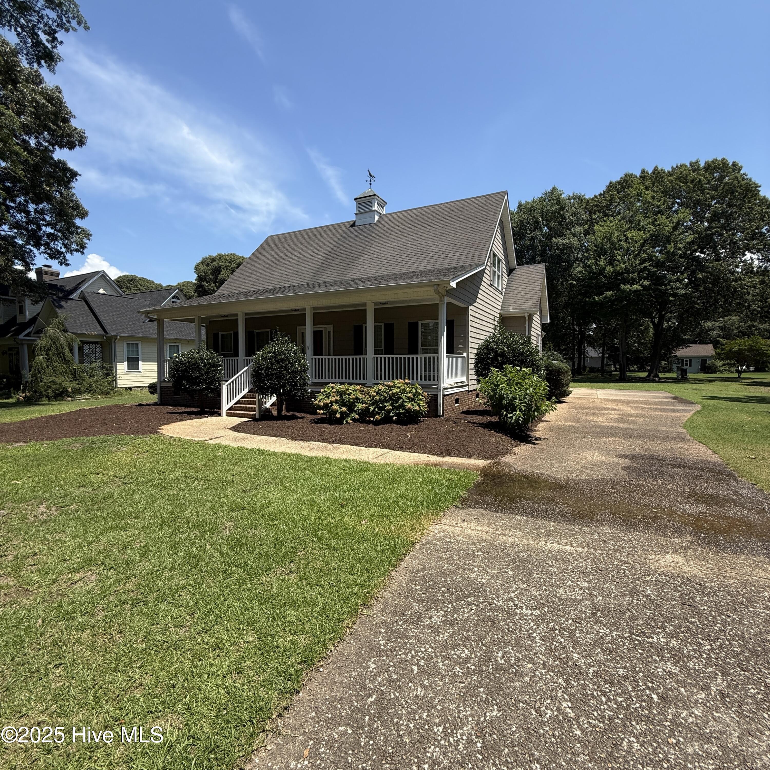 405 Bay Point Drive Property Photo 1