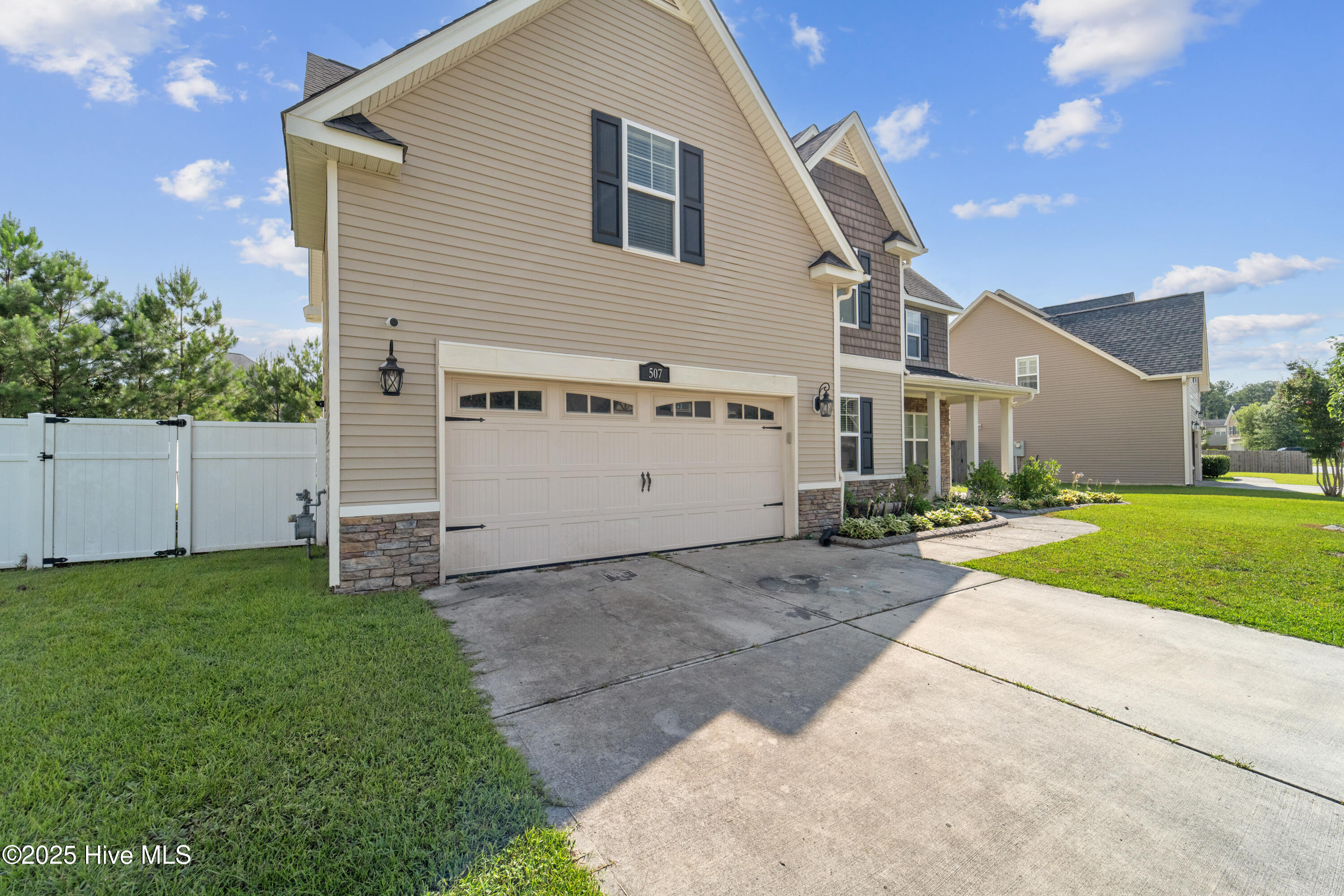 507 Walkens Woods Lane Property Photo 8