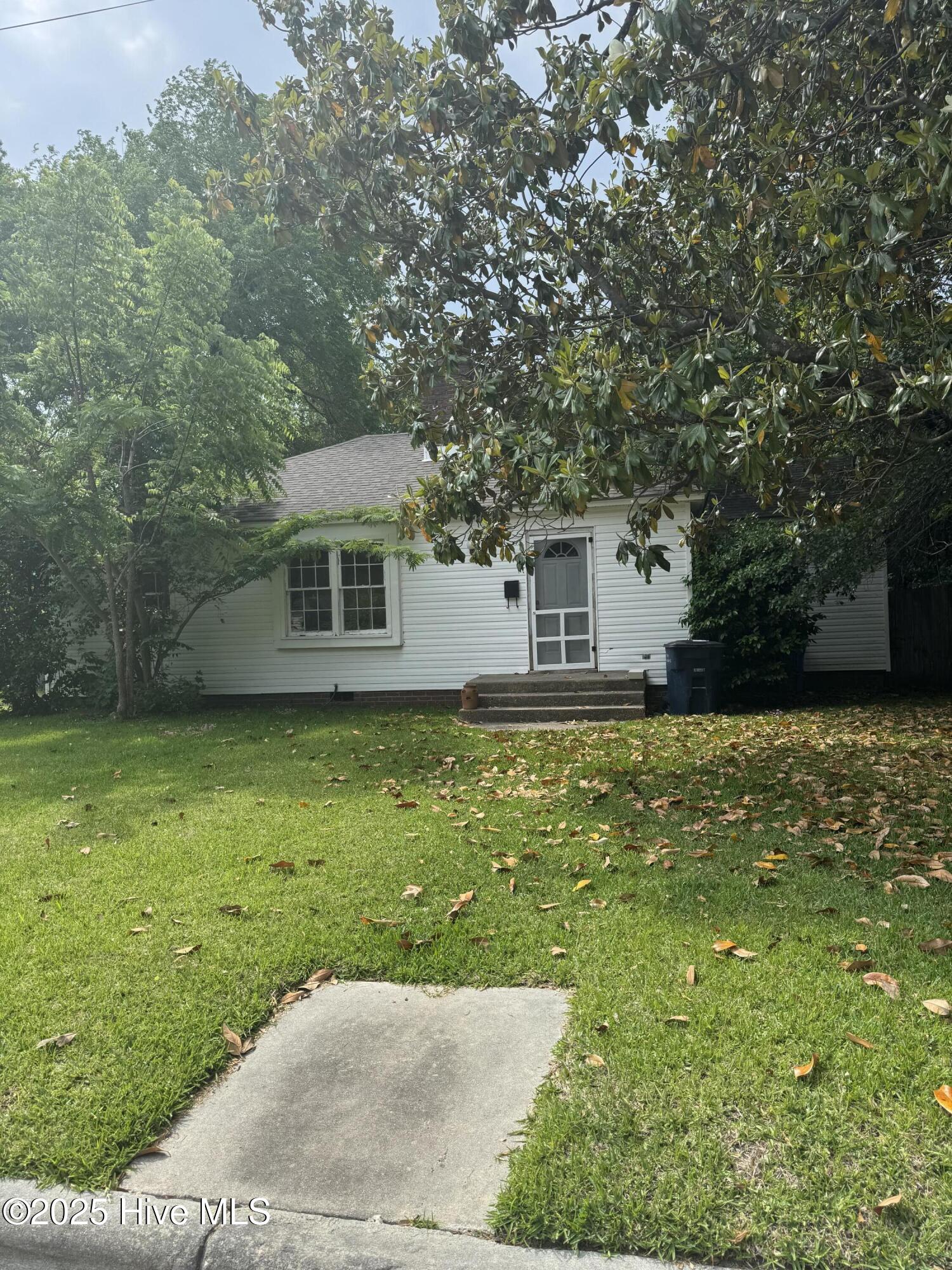 115 Westminister Drive Property Photo 1