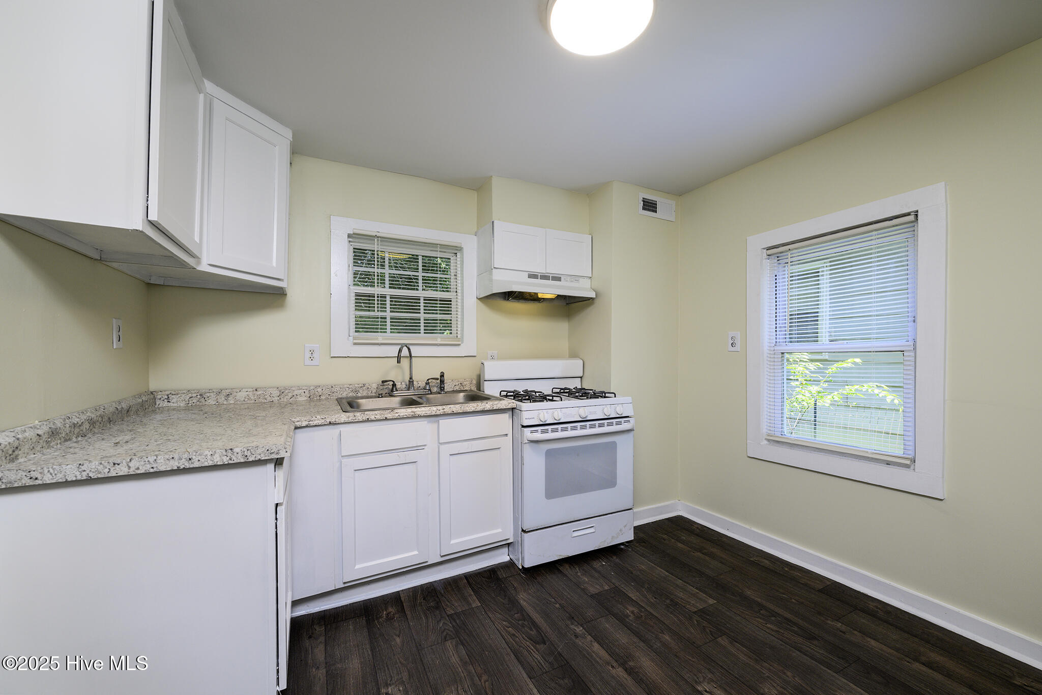 617 1st Avenue Property Photo 9