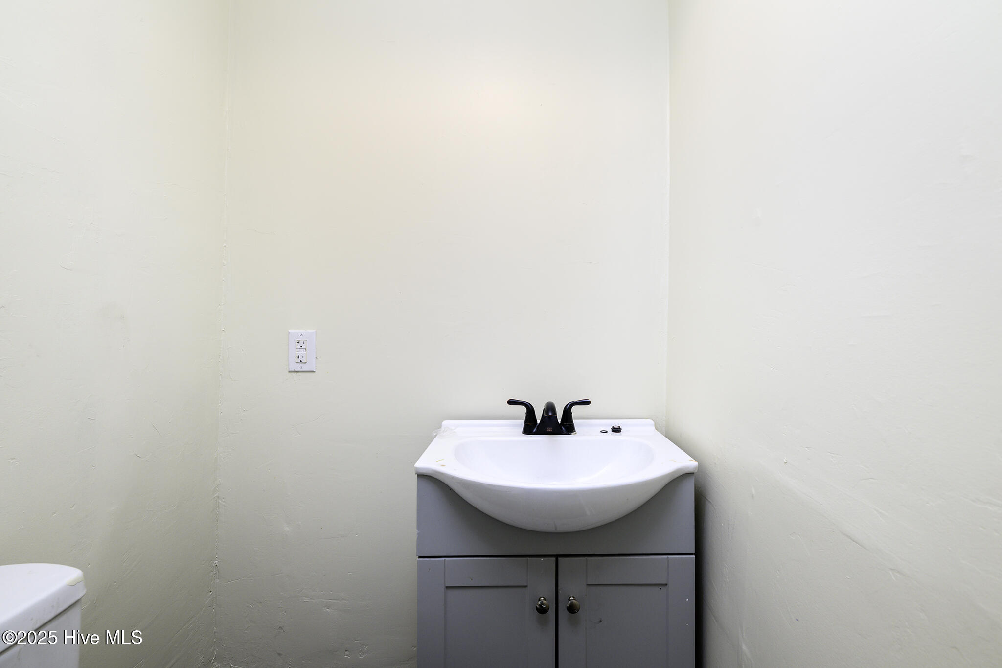 617 1st Avenue Property Photo 17