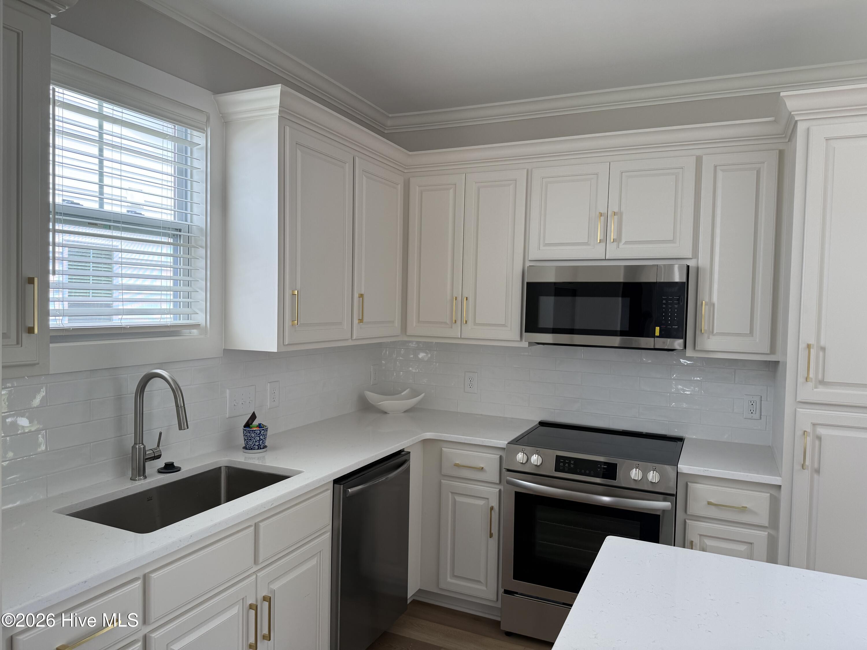 1033 Seven Iron Drive Property Photo 8