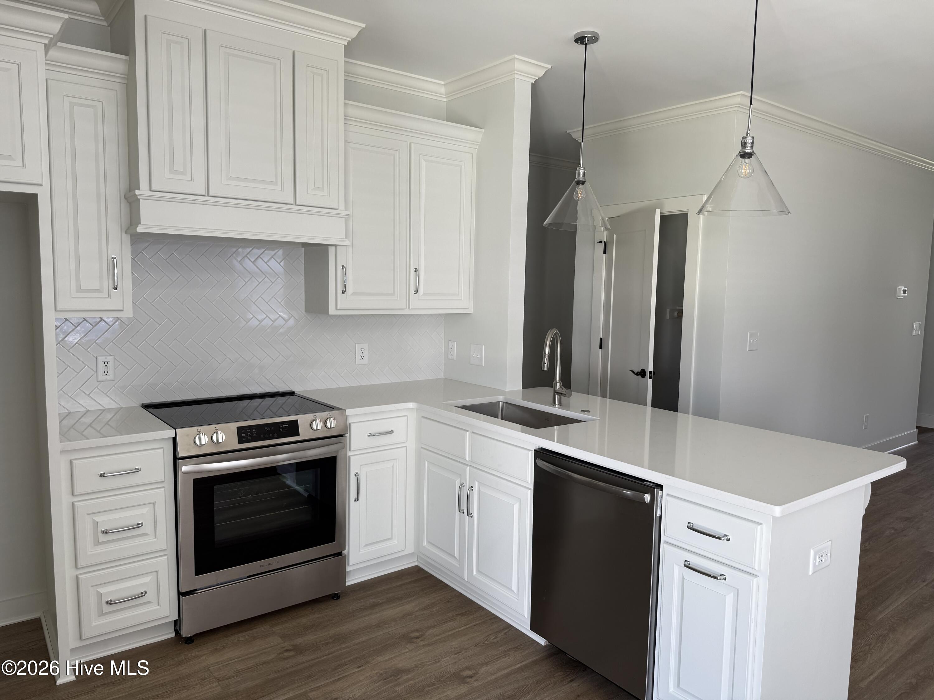 1024 Seven Iron Drive Property Photo 7