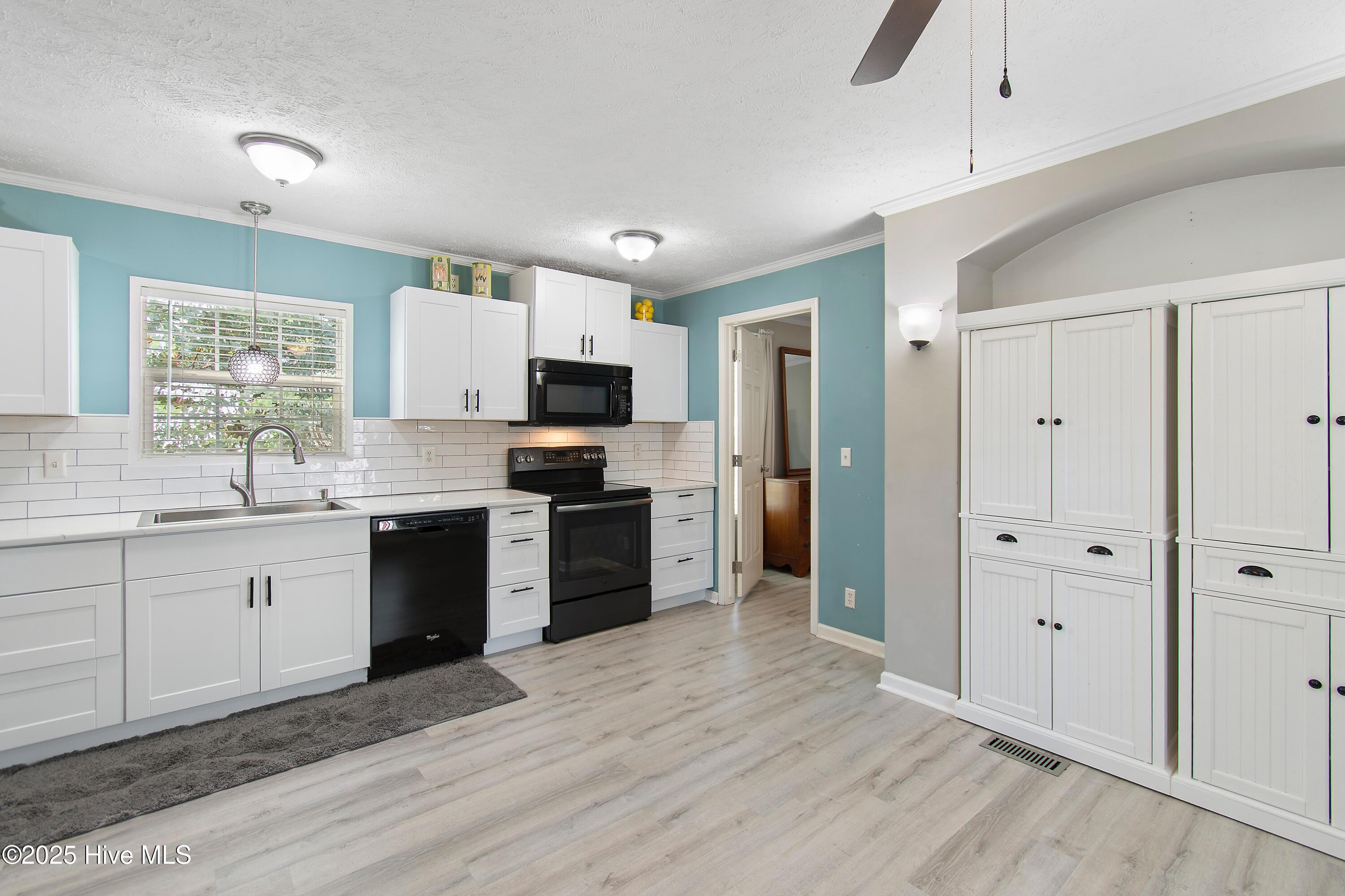 1346 Carlisle Street Property Photo 3