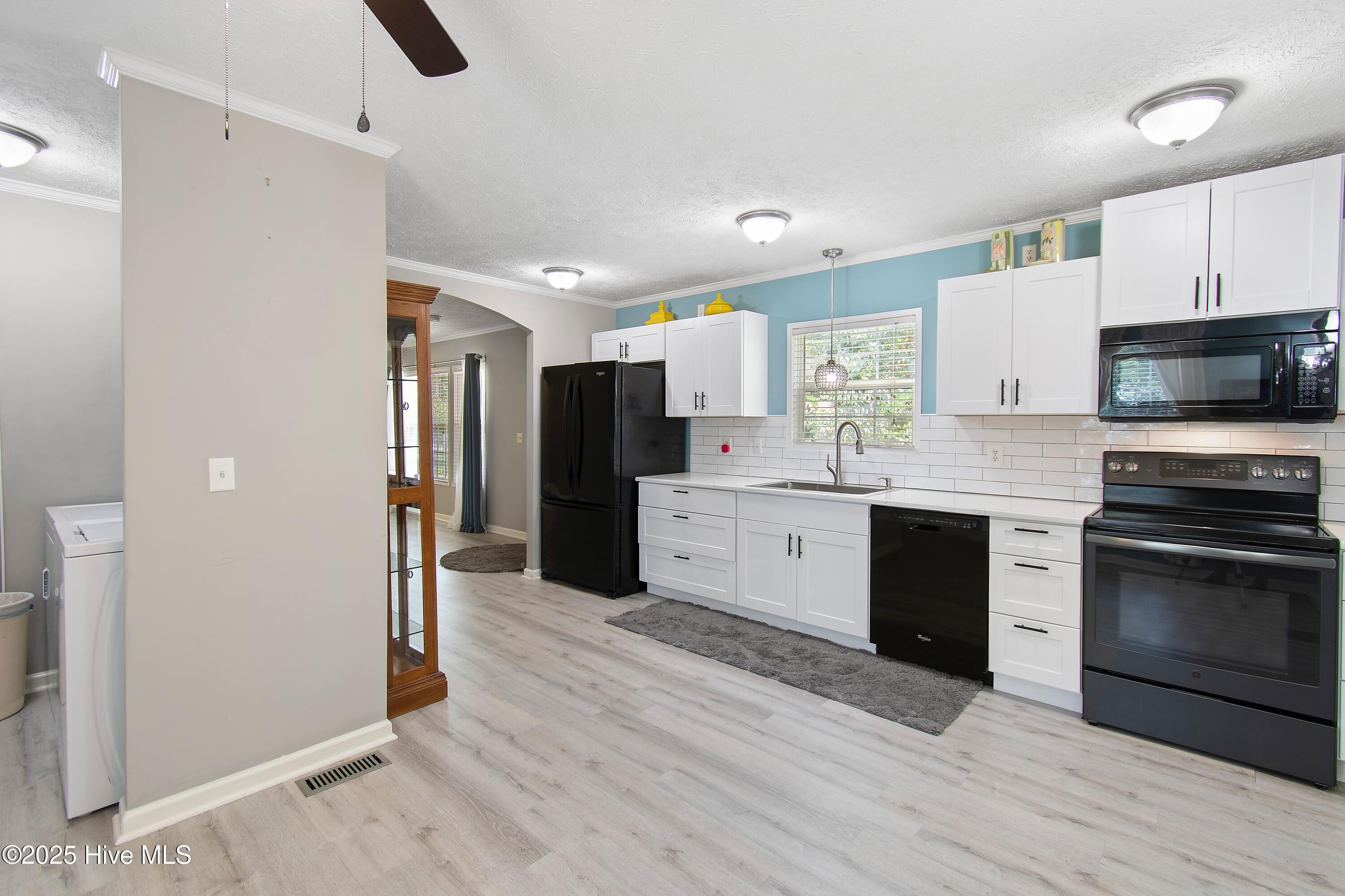 1346 Carlisle Street Property Photo 6