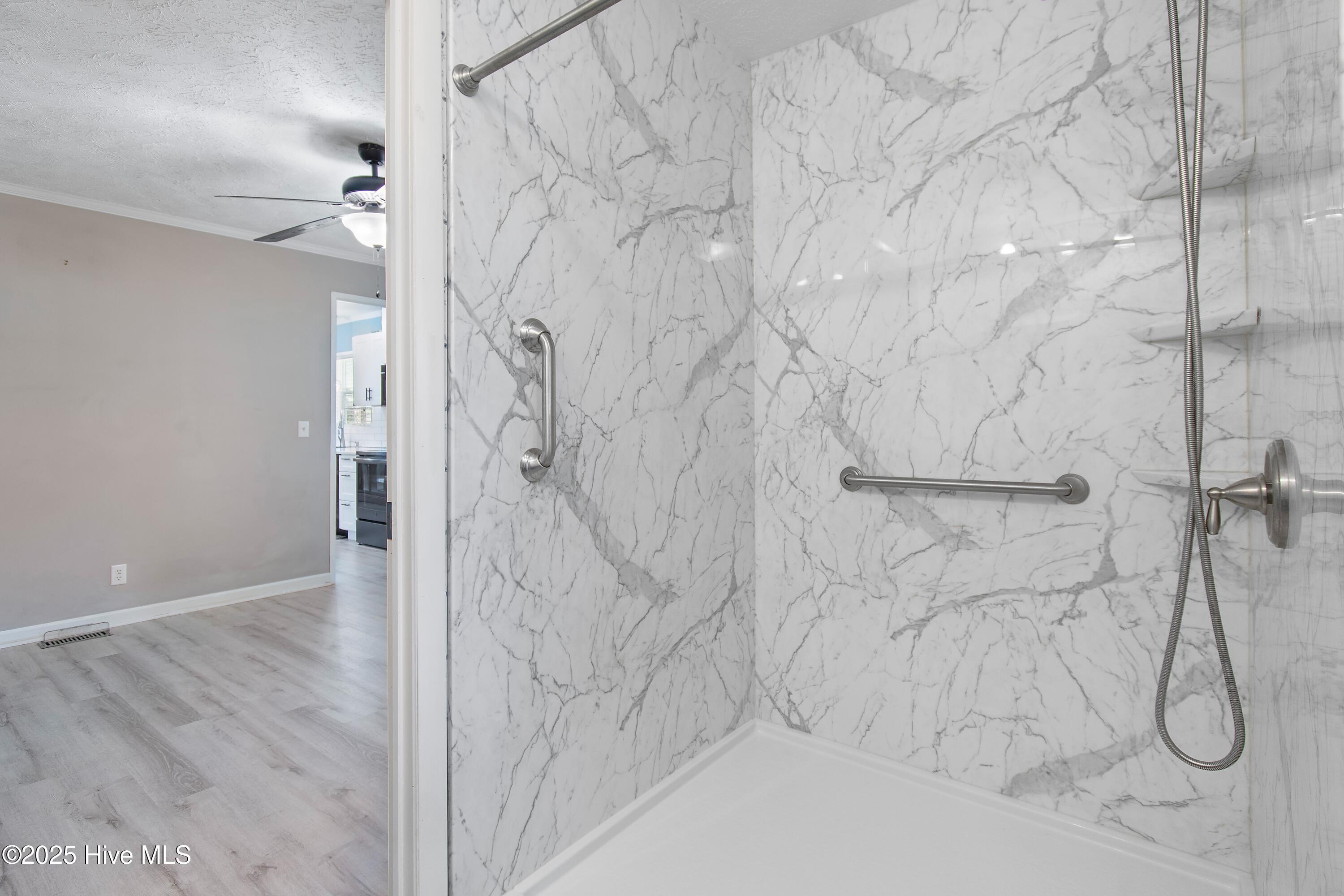1346 Carlisle Street Property Photo 18