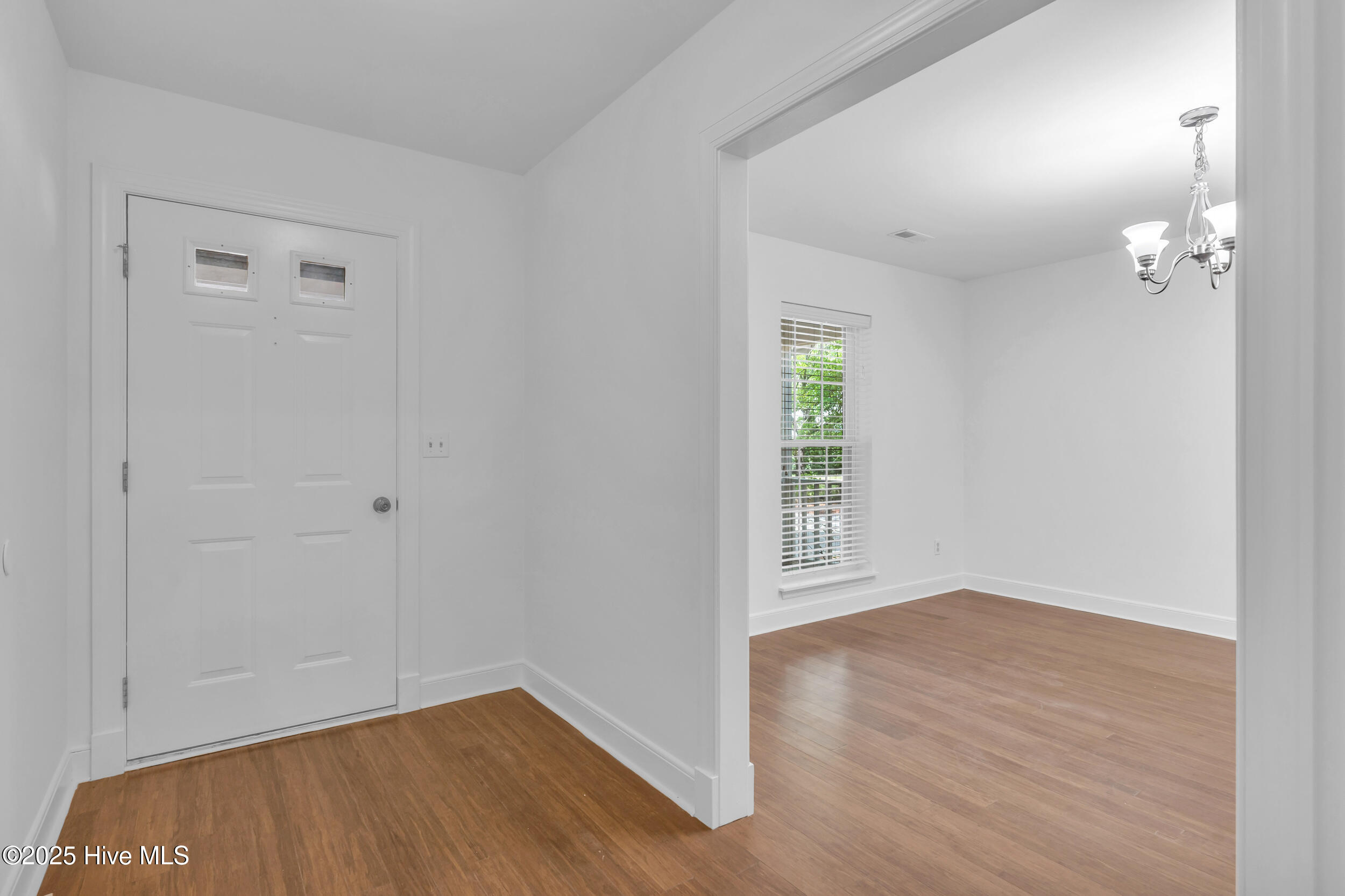 5449 Duck Hawk Court Property Photo 7