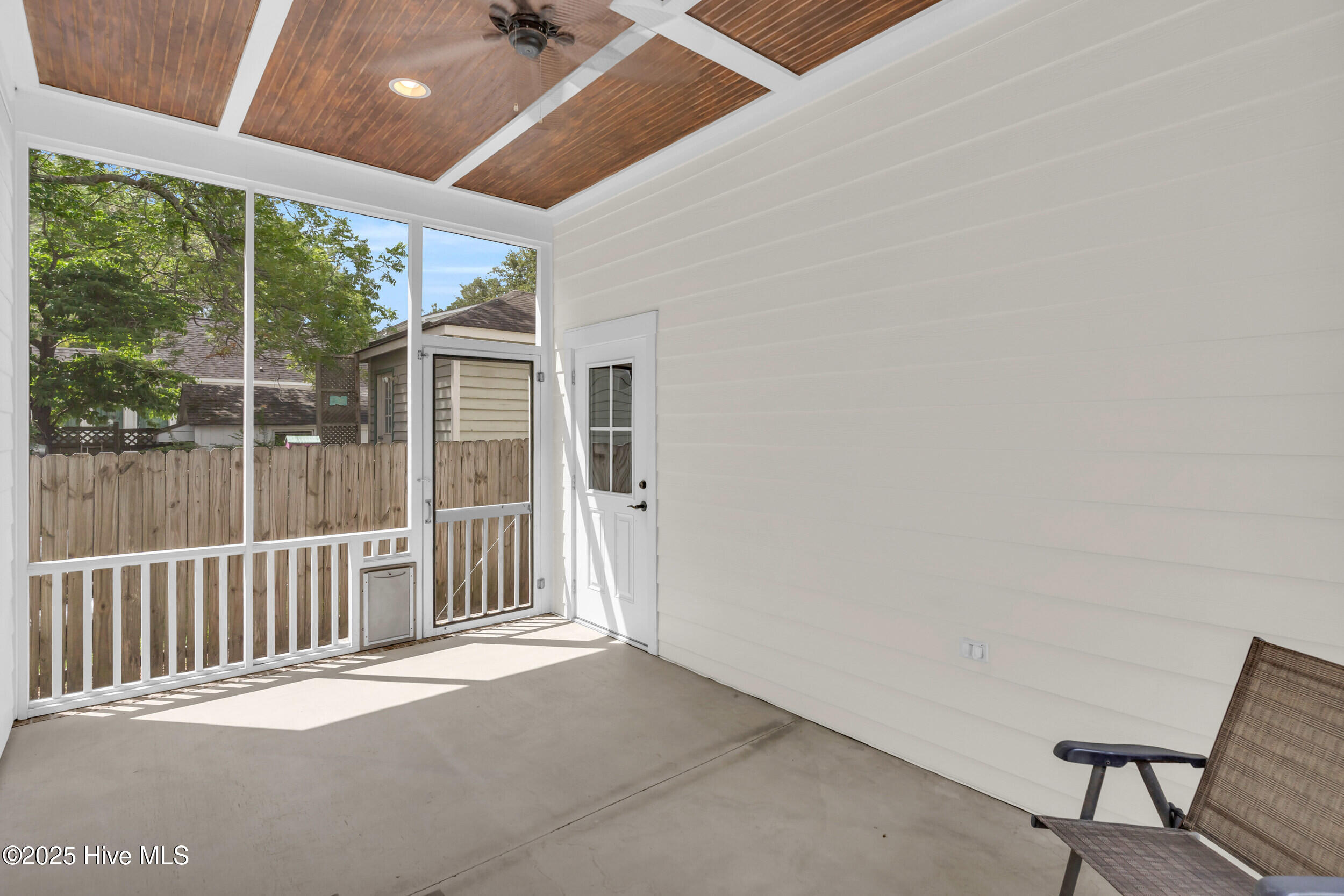 311 College Street Property Photo 33