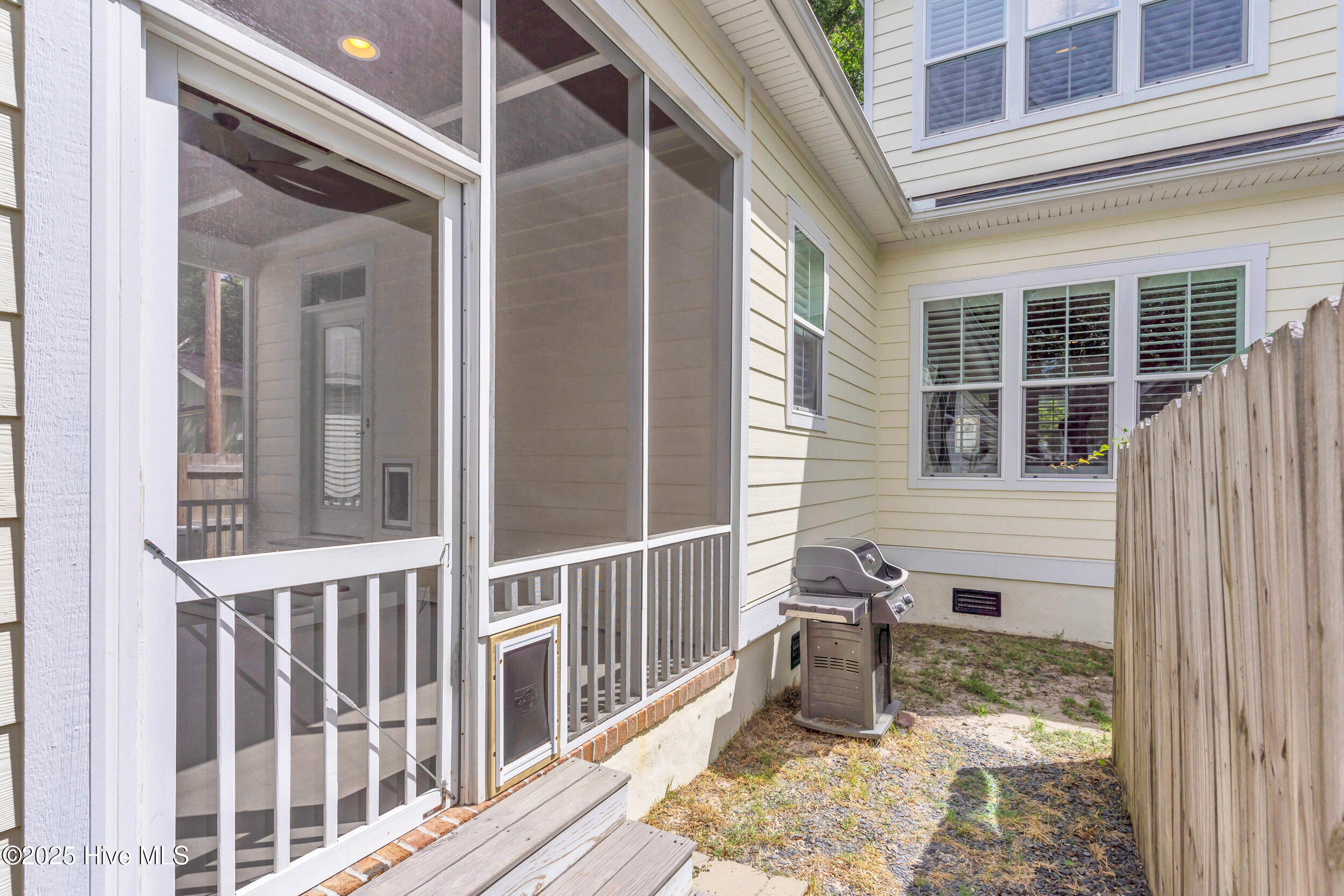 311 College Street Property Photo 35