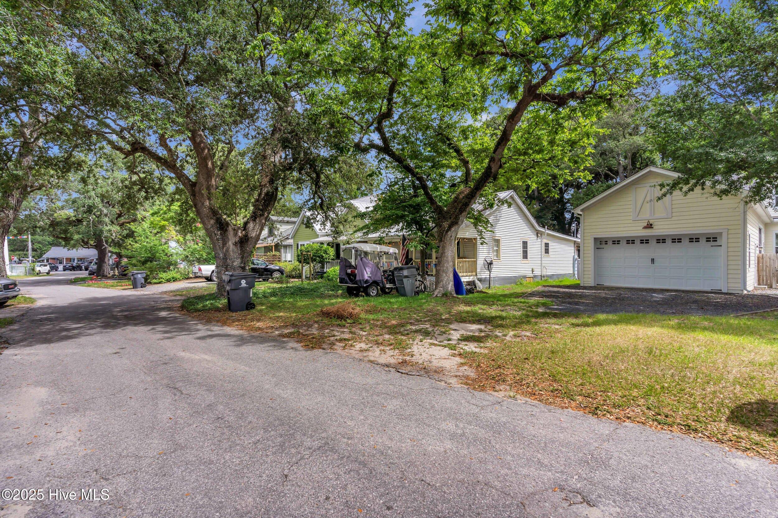 311 College Street Property Photo 41
