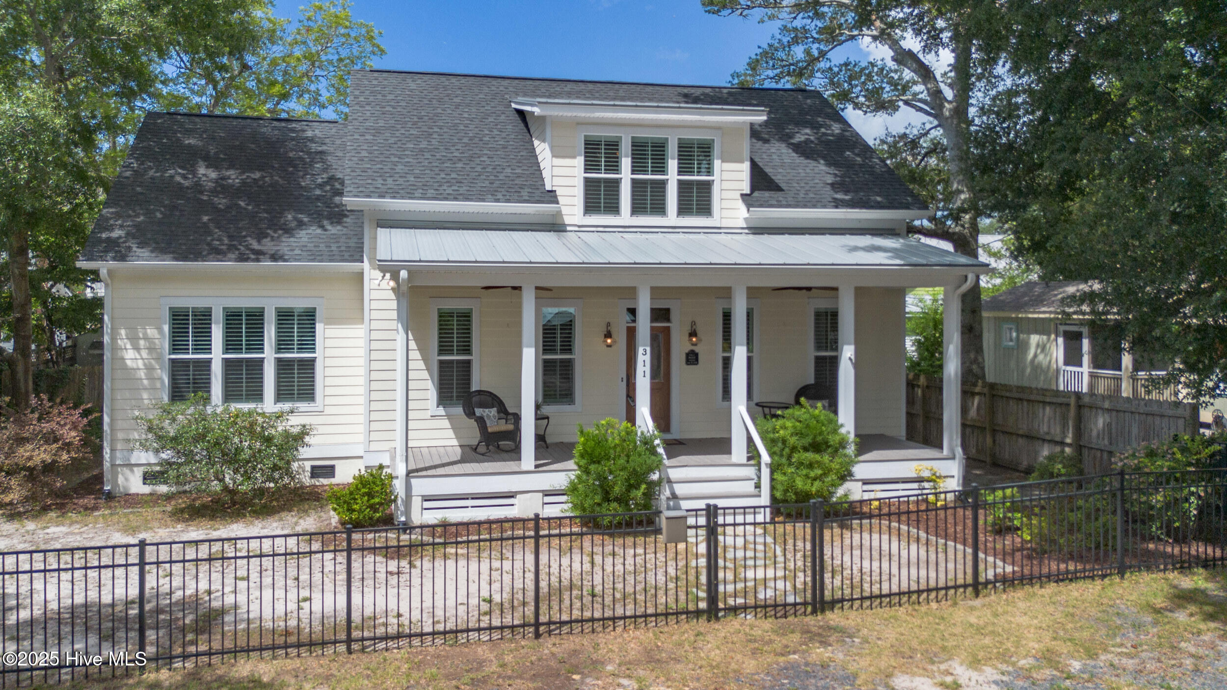 311 College Street Property Photo 52