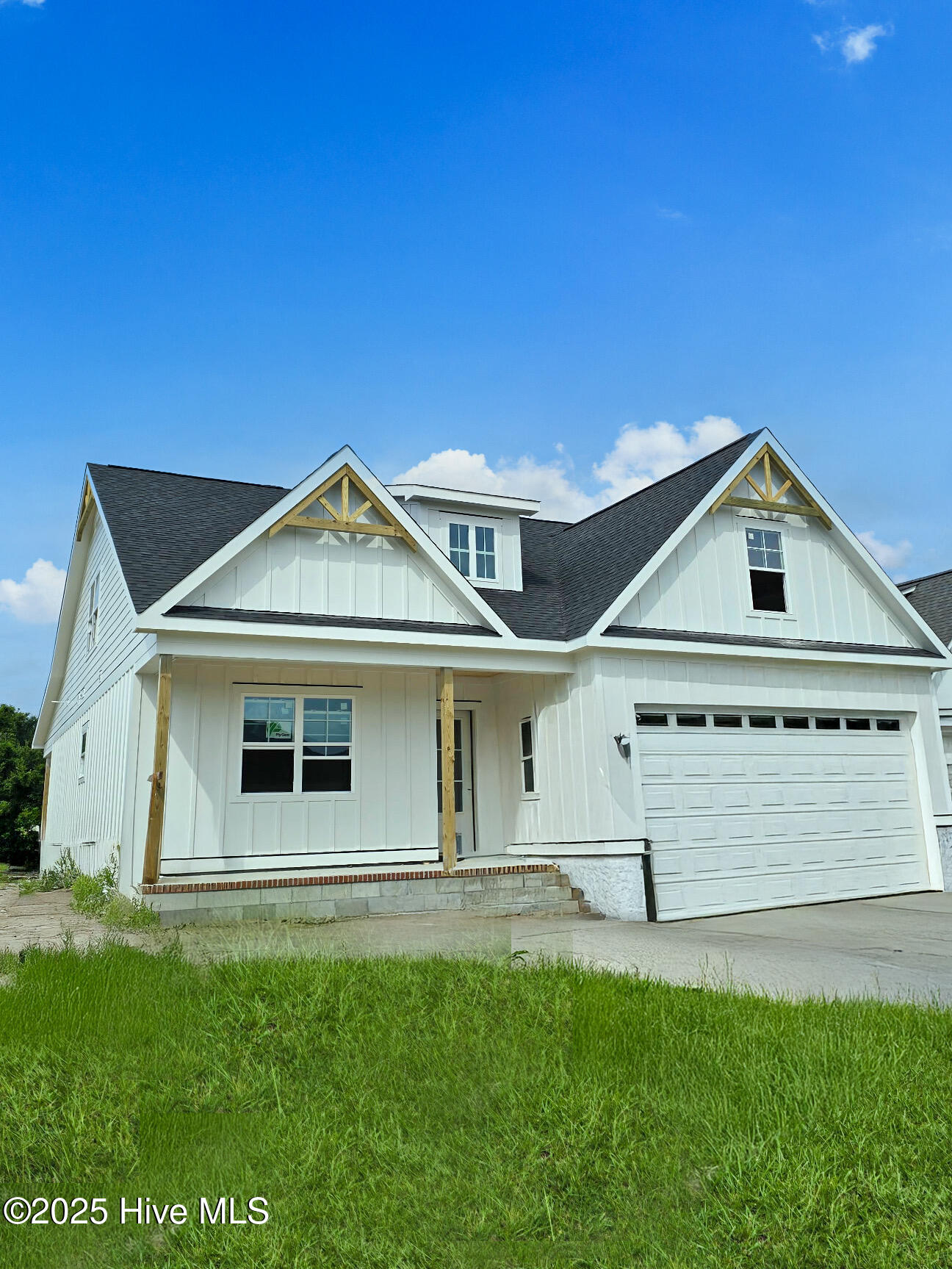 406 Summerhouse Drive Property Photo 1