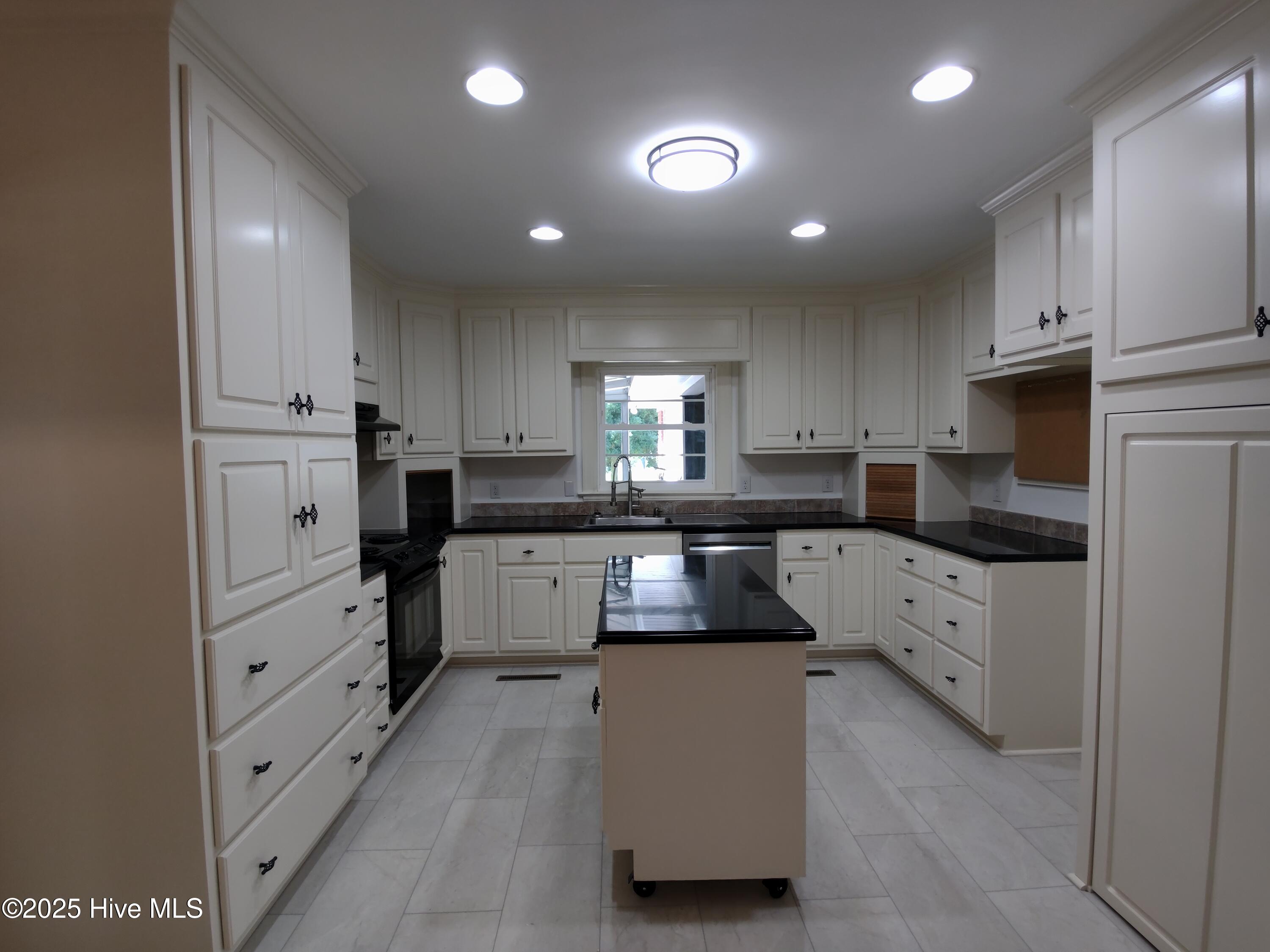 1109 Treemont Road Nw Property Photo 6