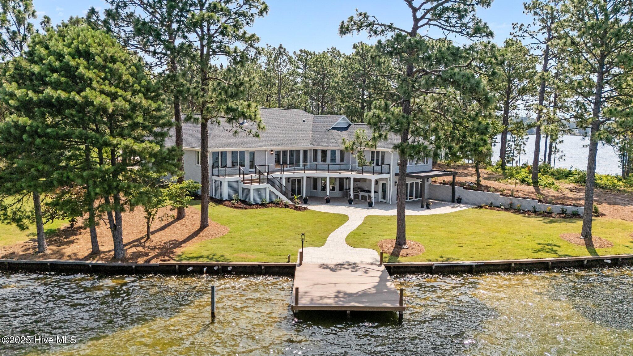 106 Mace Point Property Photo 1
