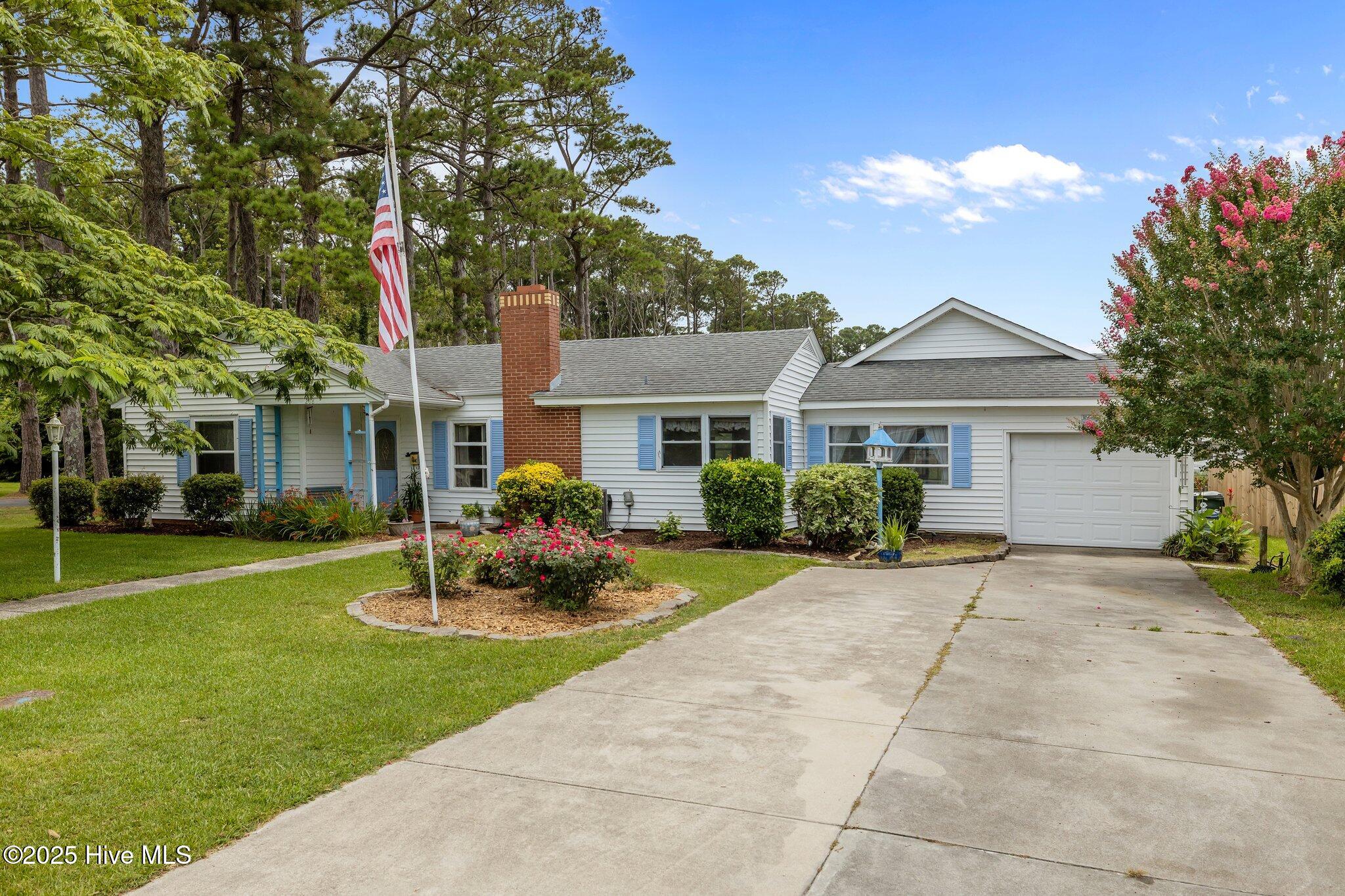 208 Fairview Drive Property Photo 3