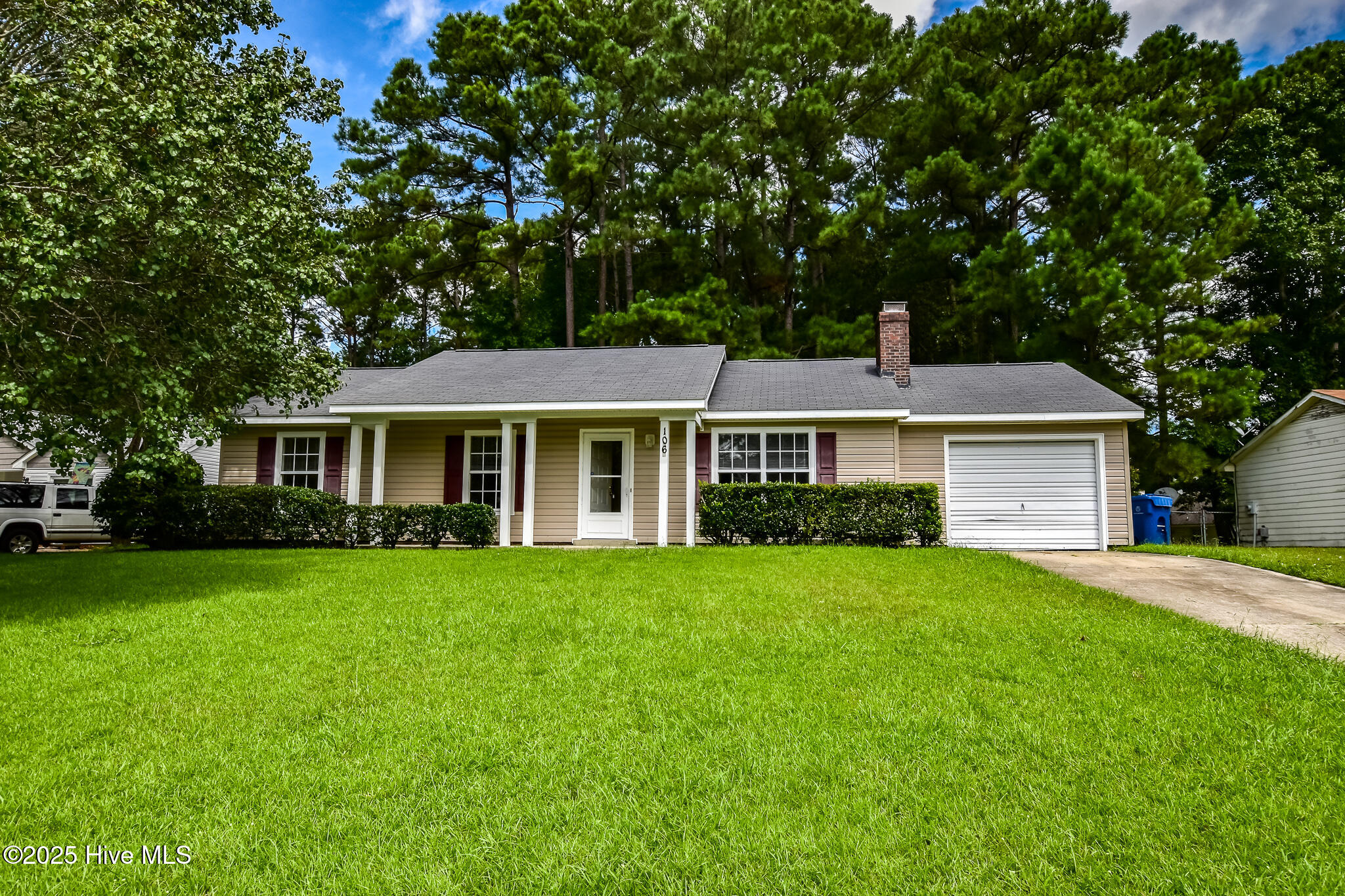 106 Wedgewood Drive Property Photo 1