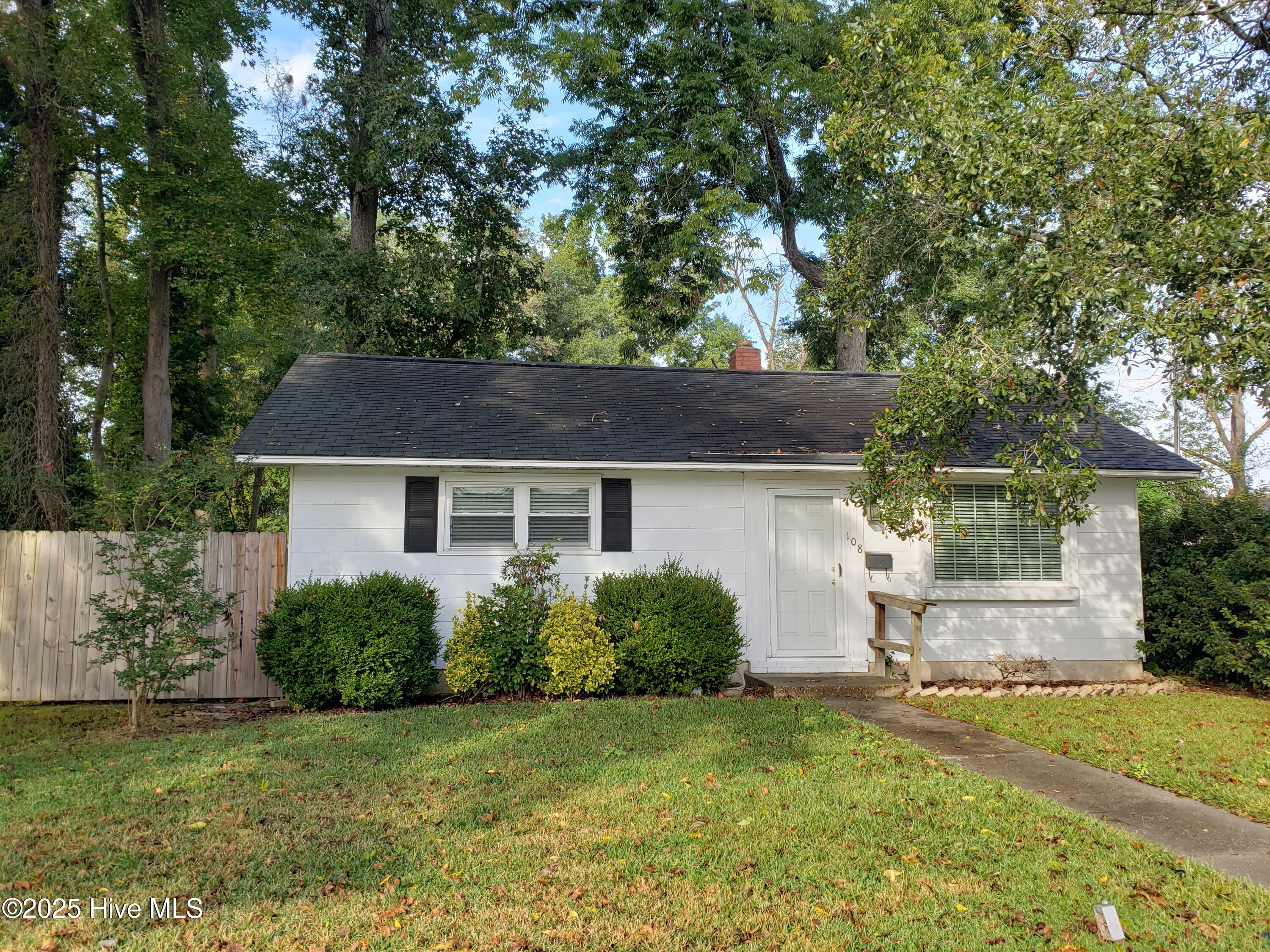 108 S Lee Street Property Photo 1