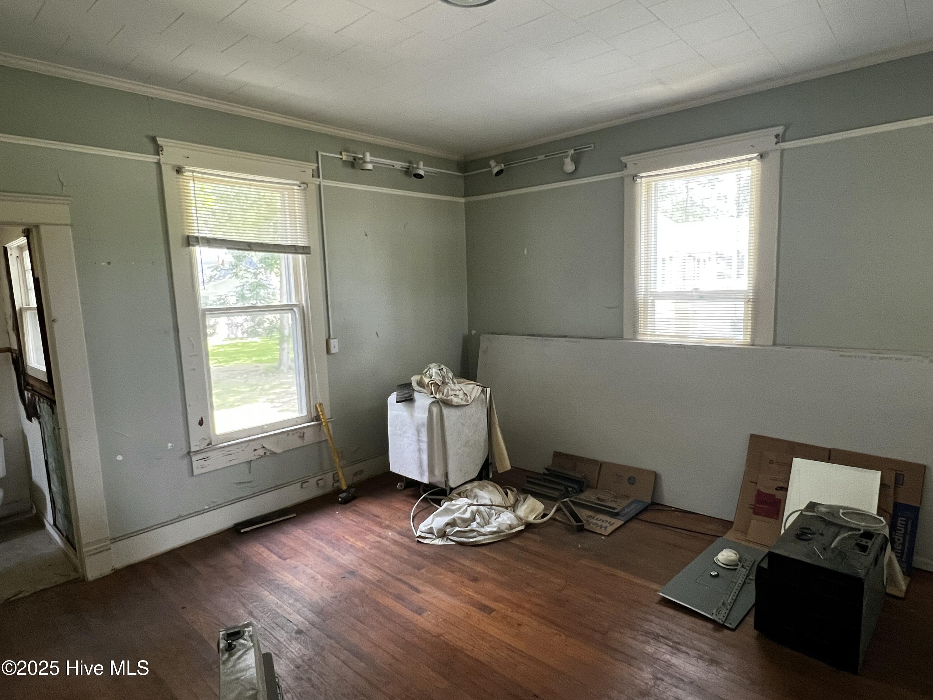 357 Tooley Street Property Photo 44