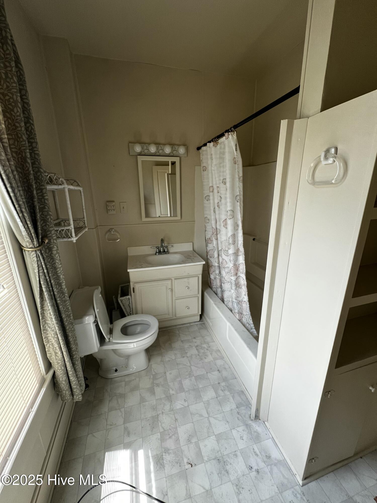 357 Tooley Street Property Photo 47