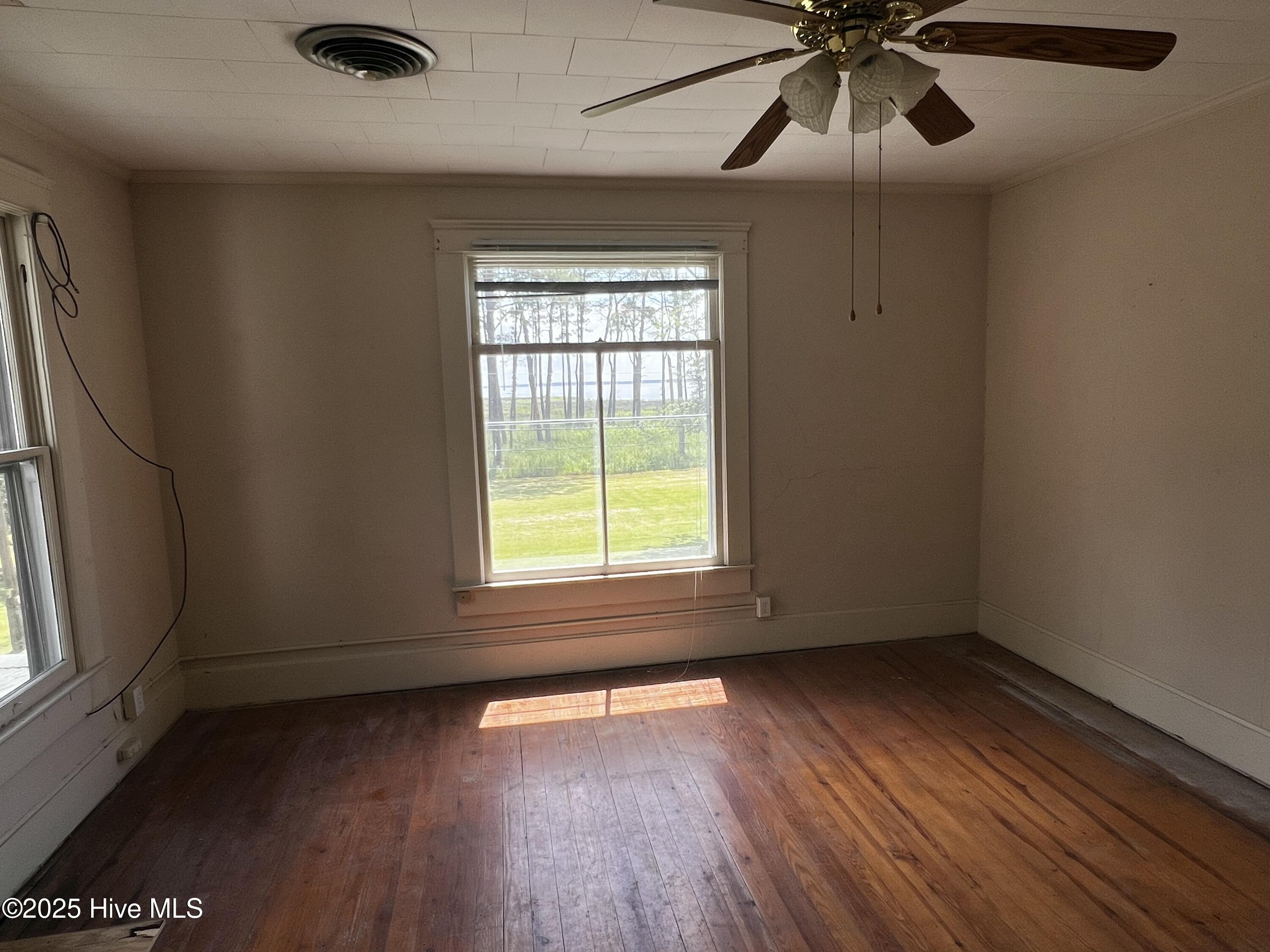 357 Tooley Street Property Photo 53