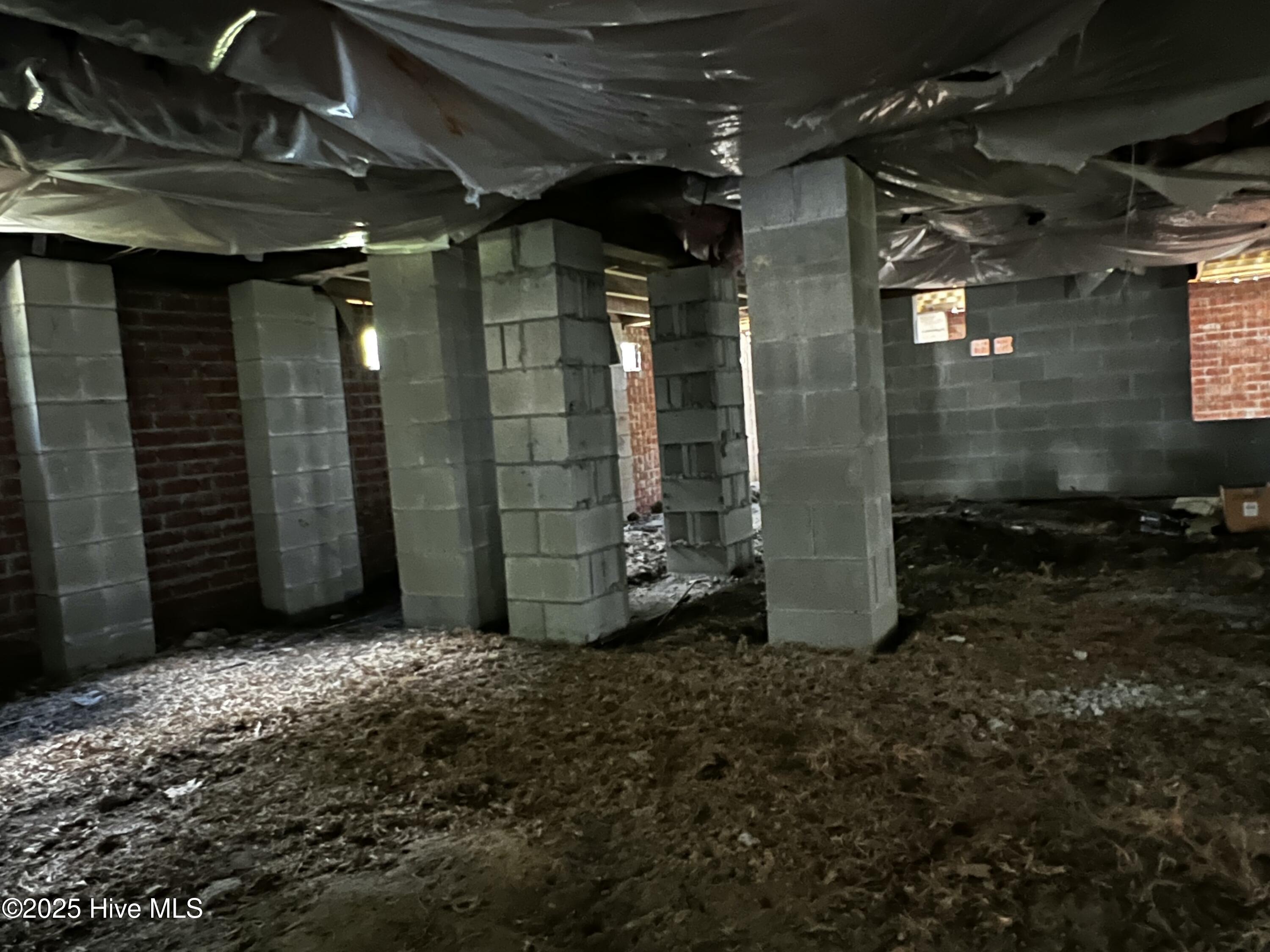 357 Tooley Street Property Photo 64
