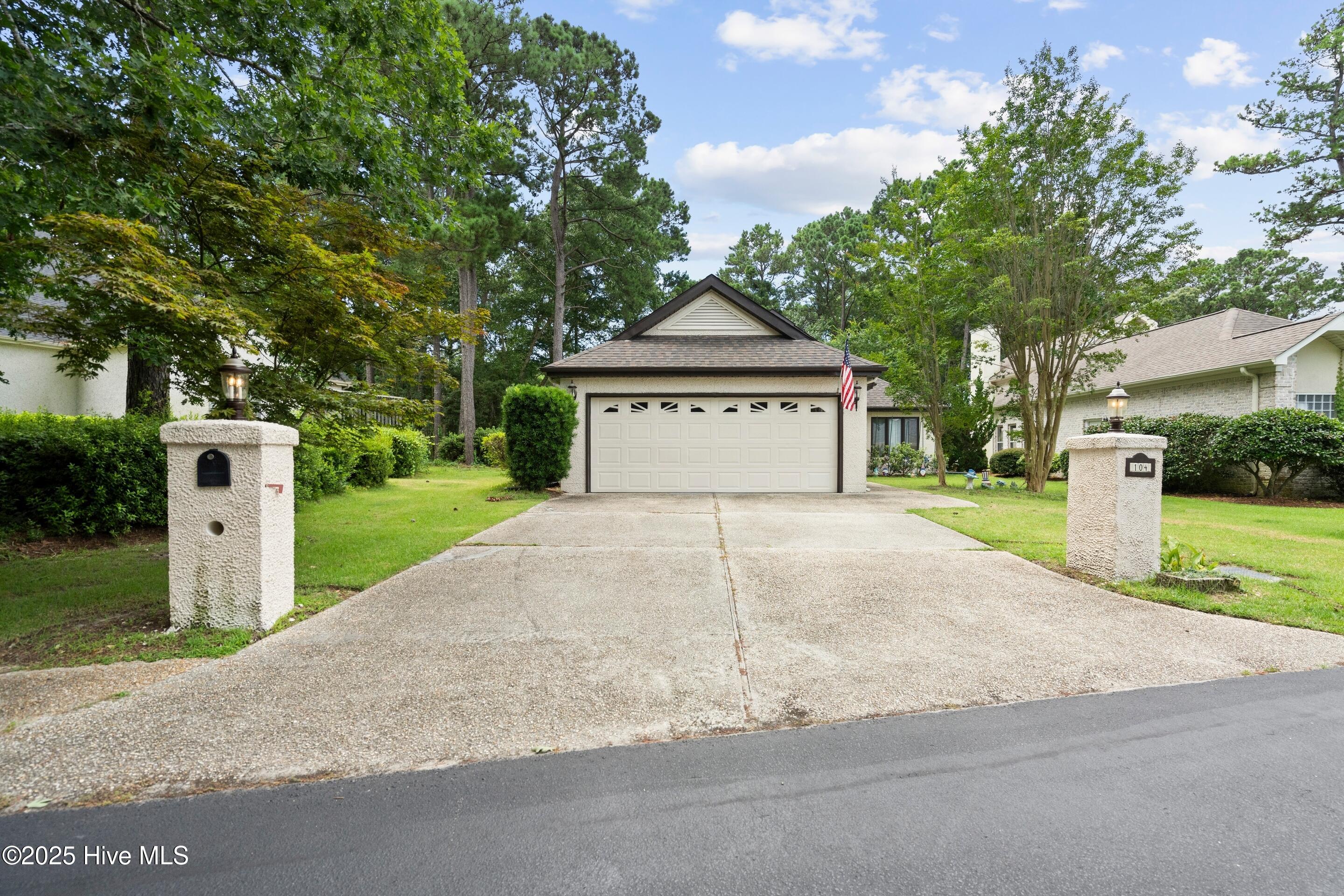 104 Rollingwood Circle Property Photo 3